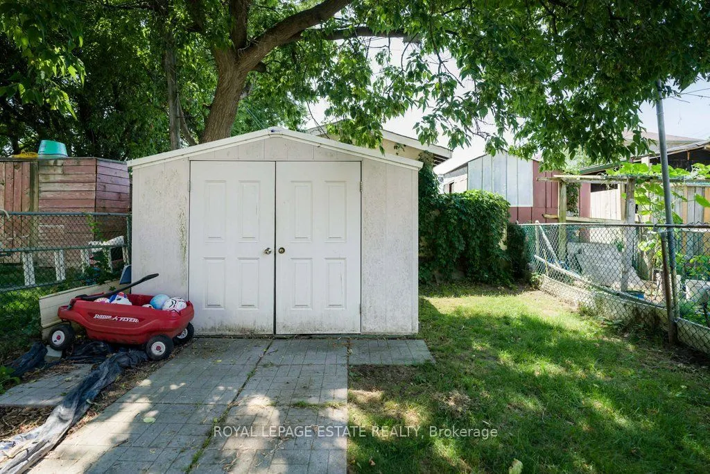 82 August Avenue