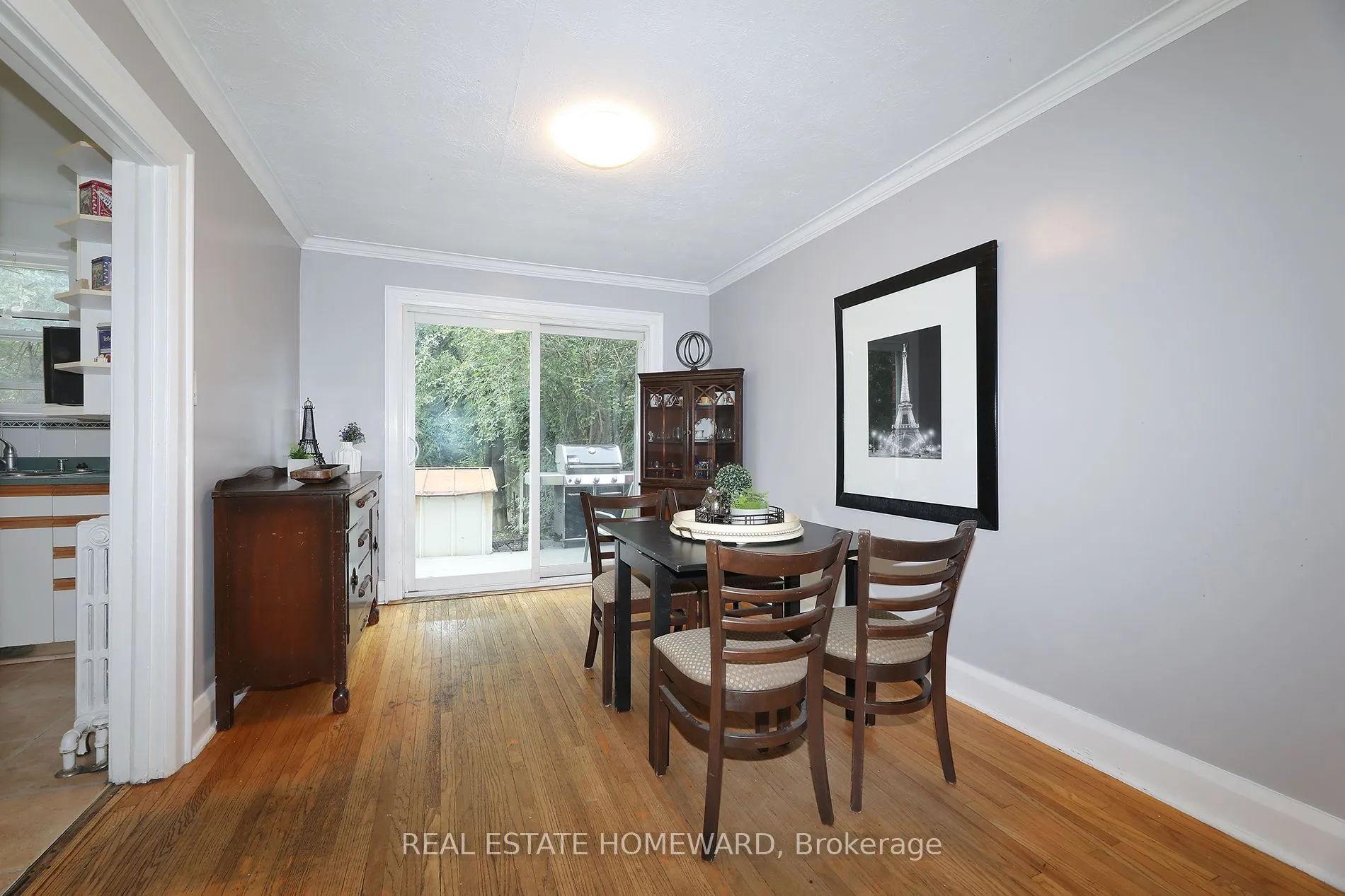 1 Pinegrove Avenue
