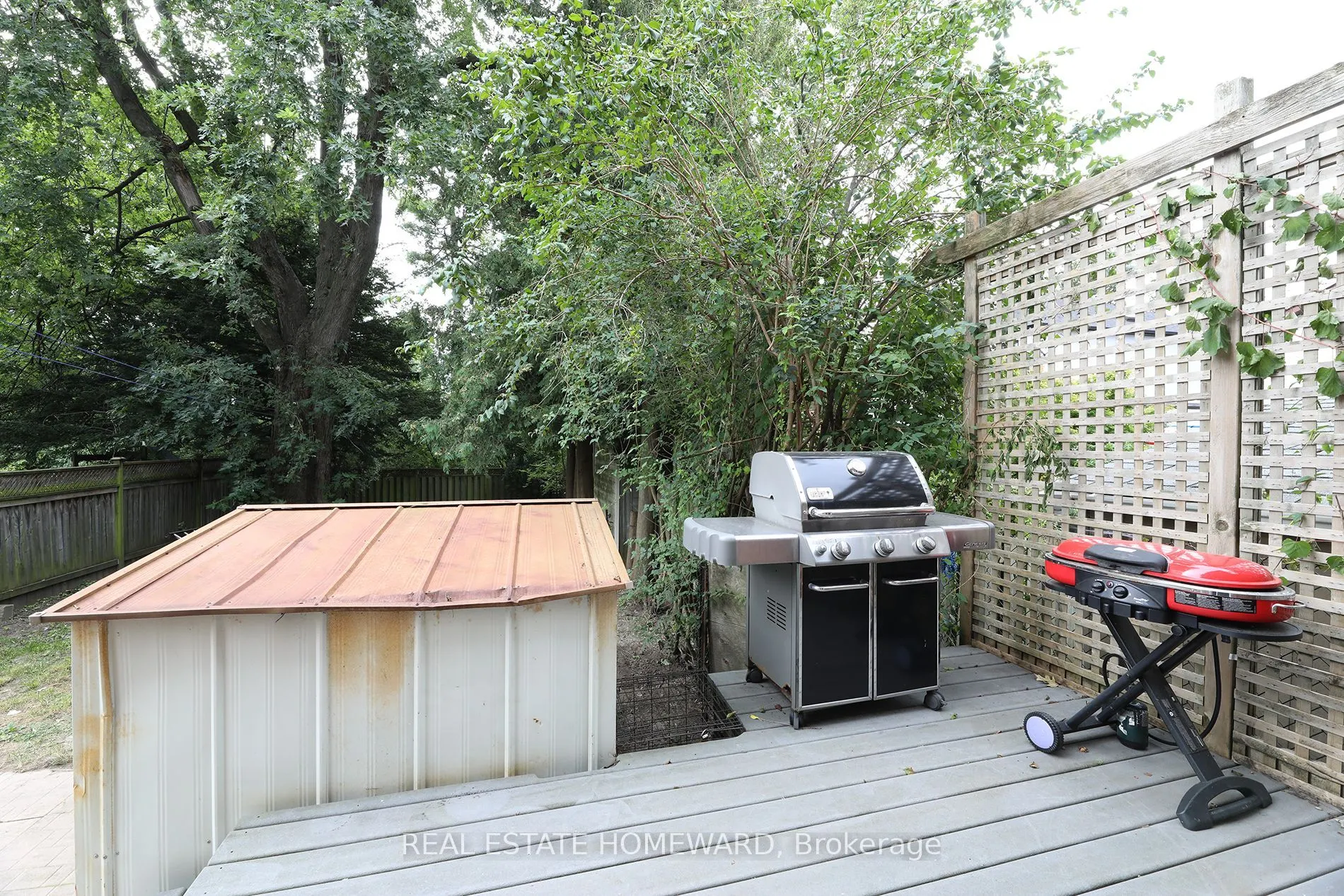 1 Pinegrove Avenue