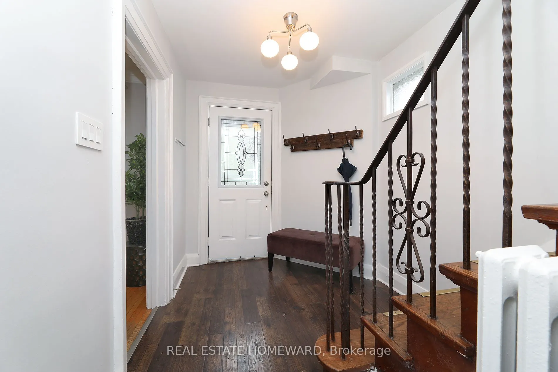 1 Pinegrove Avenue