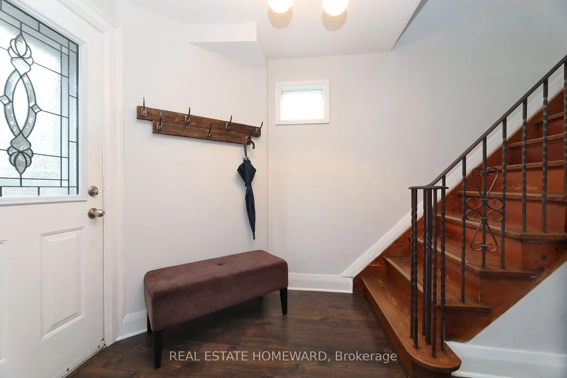 1 Pinegrove Avenue