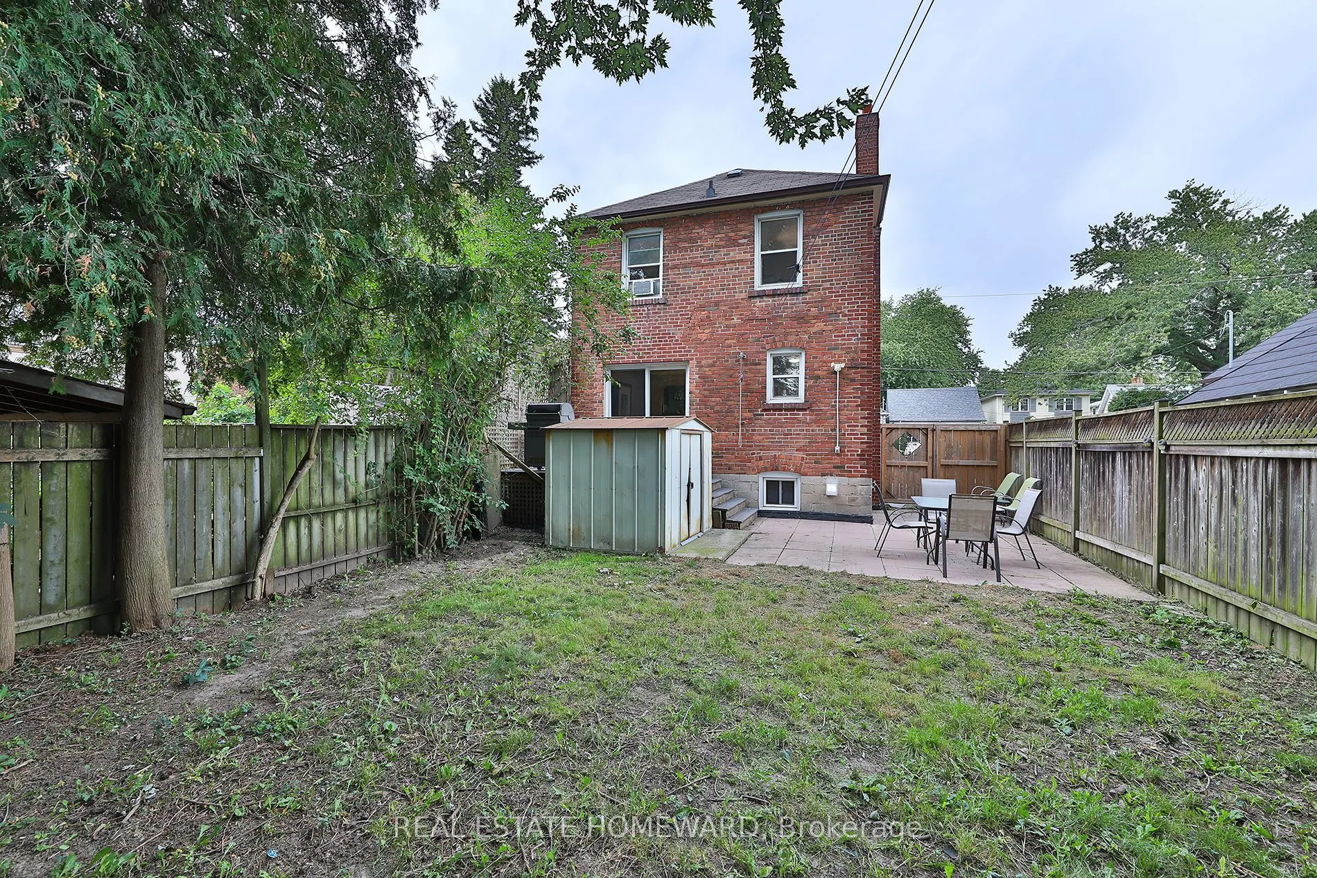 1 Pinegrove Avenue