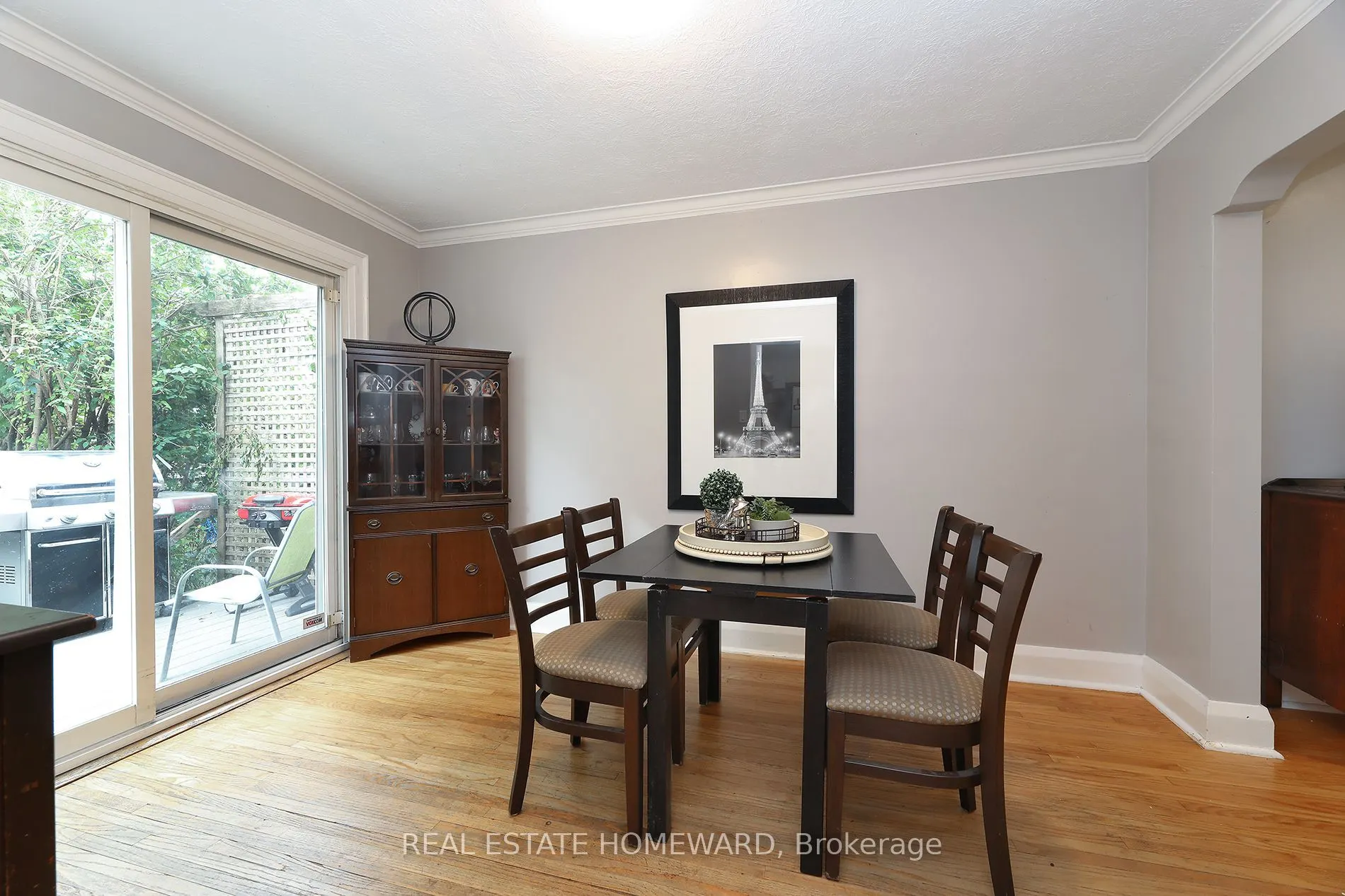 1 Pinegrove Avenue