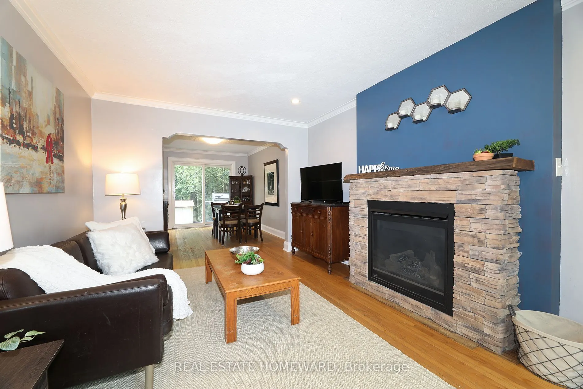 1 Pinegrove Avenue