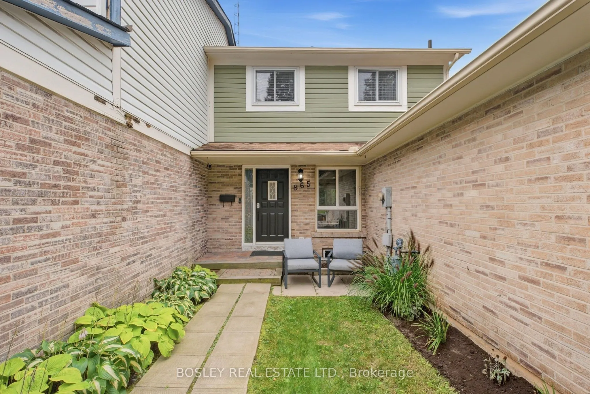 865 Gentry Crescent
