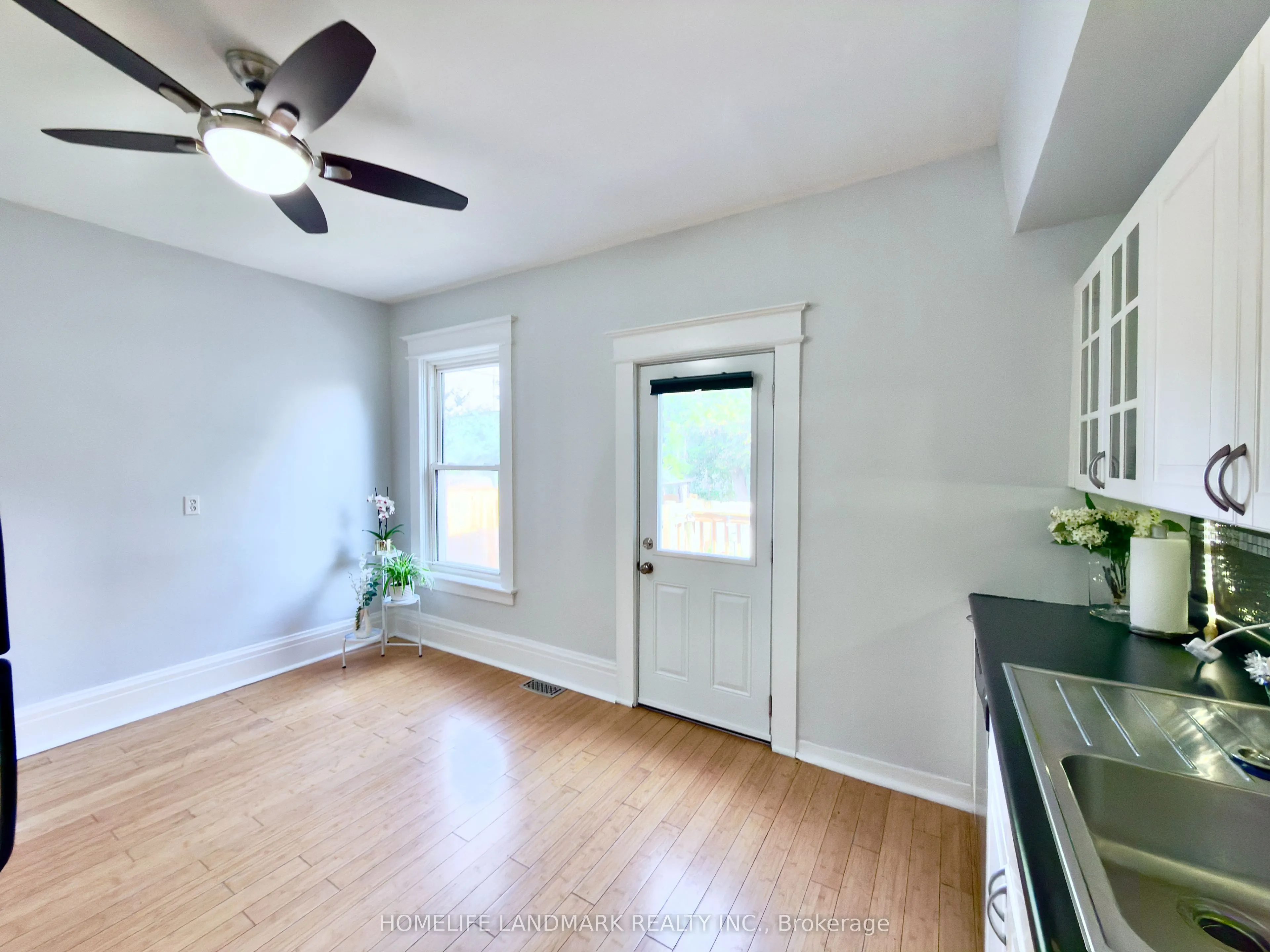 67 Banting Avenue
