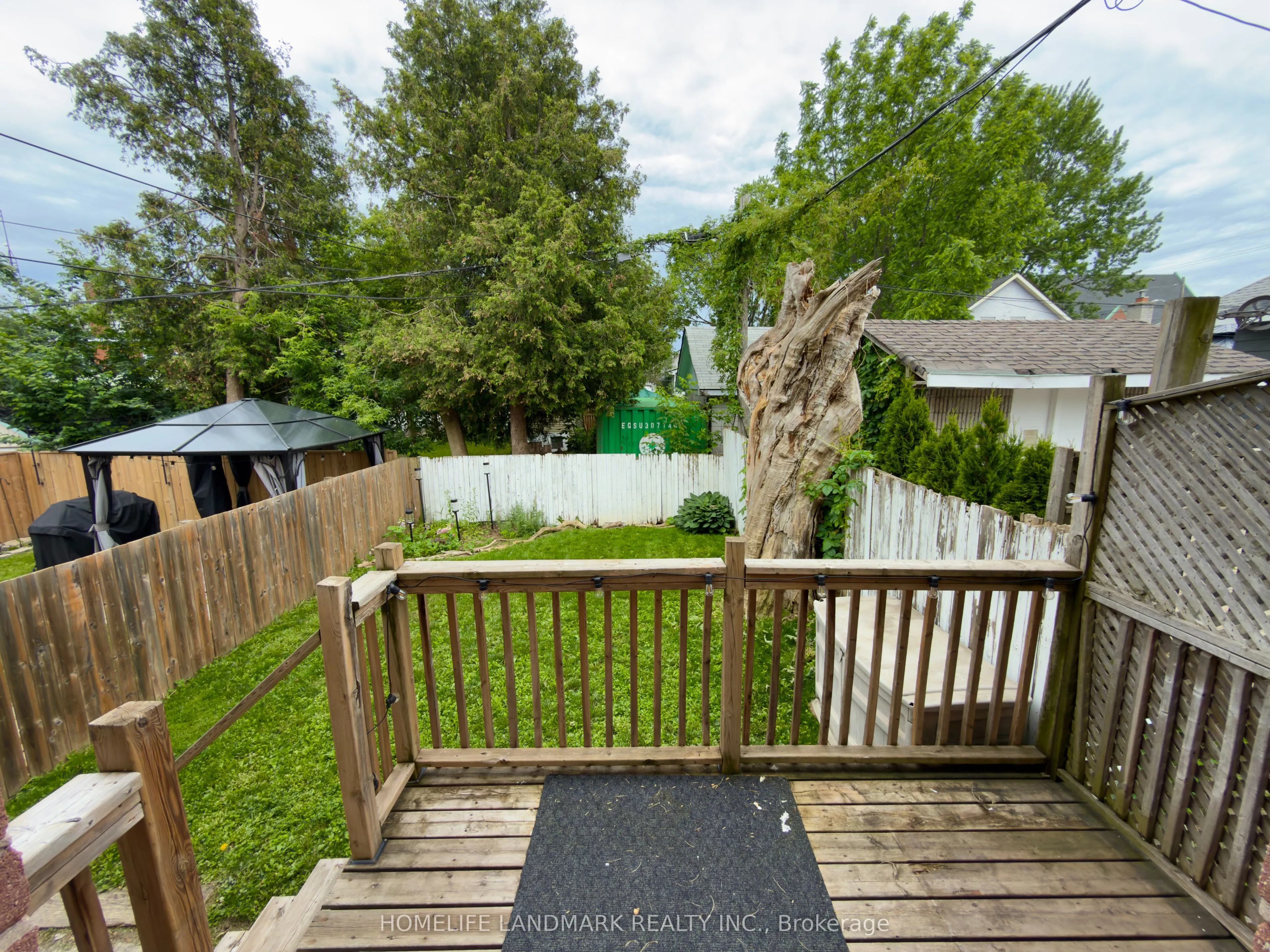 67 Banting Avenue