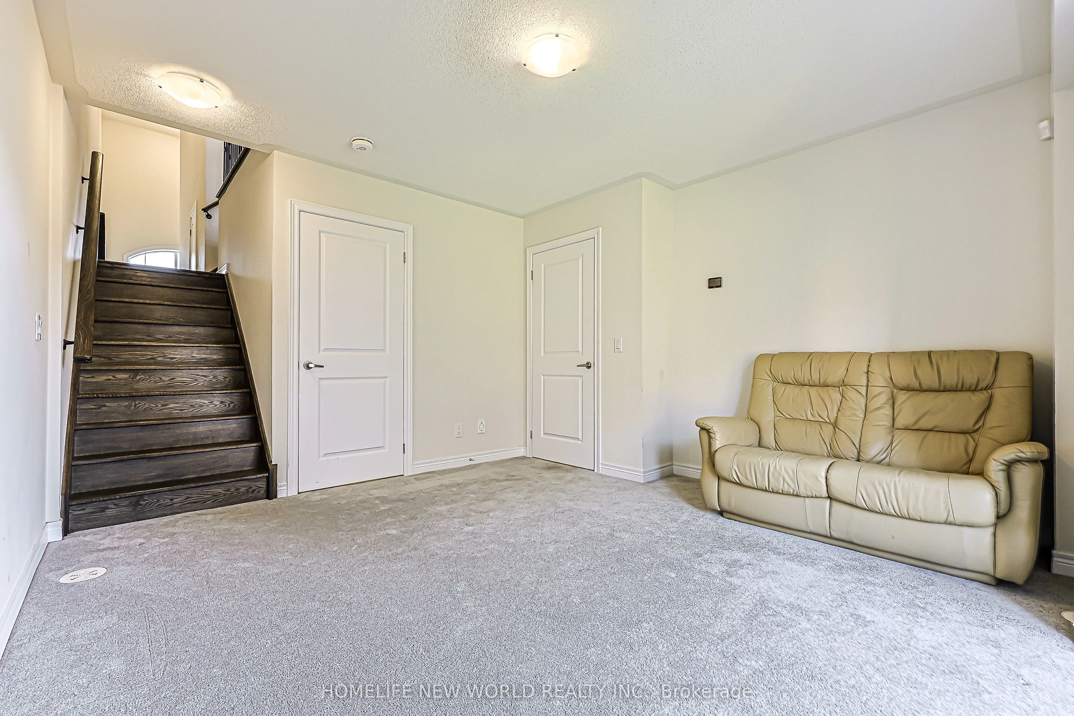56 Elkington Crescent