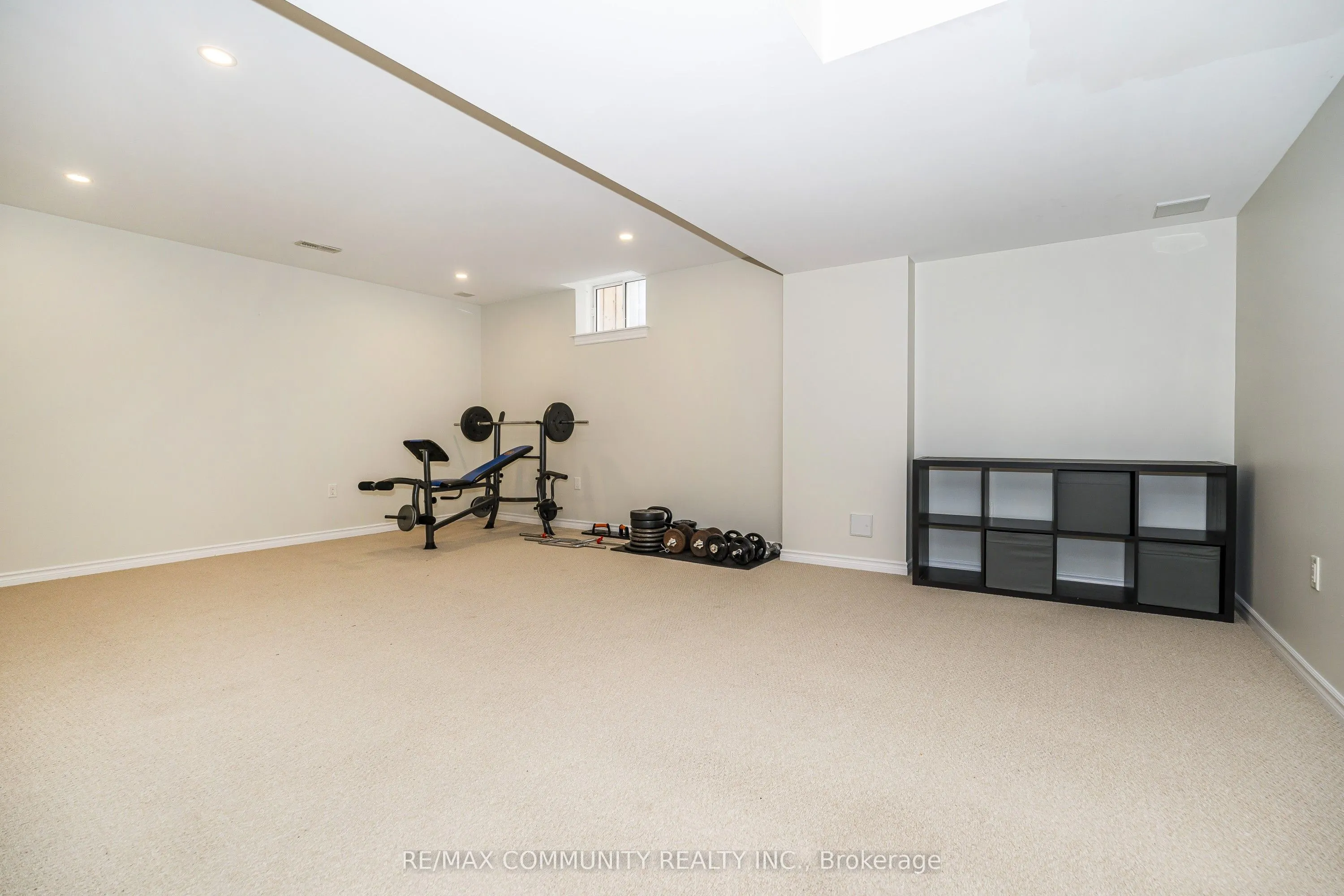 23 Holyrod Drive