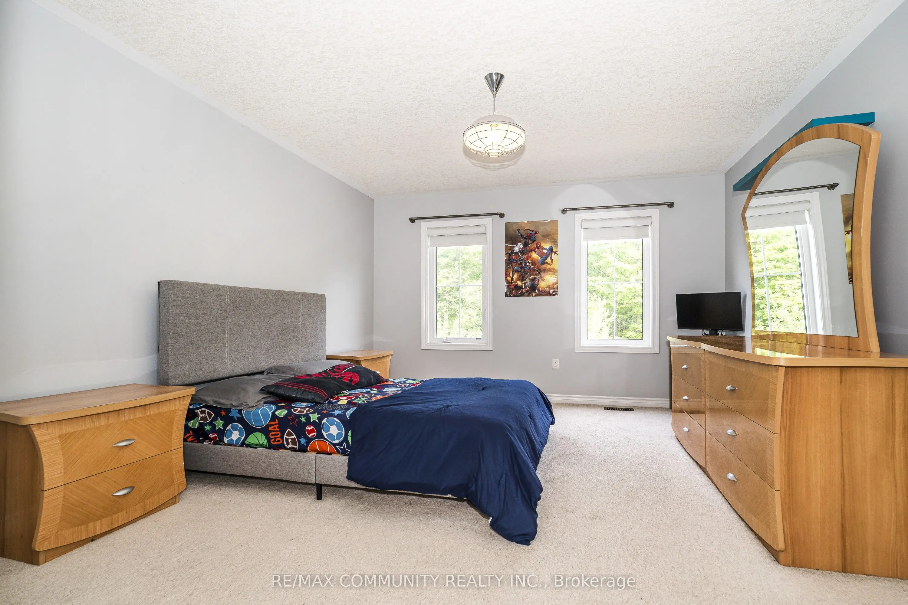 23 Holyrod Drive