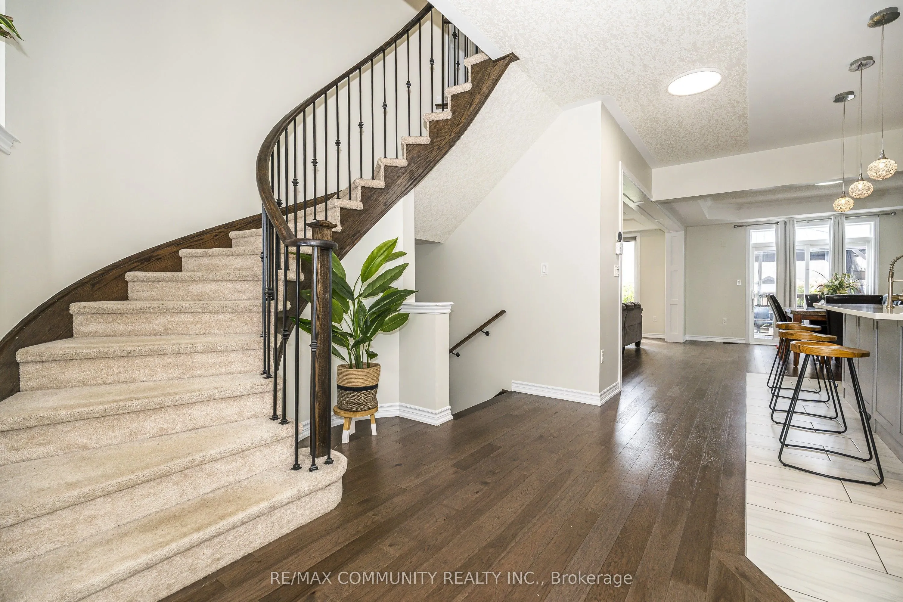 23 Holyrod Drive