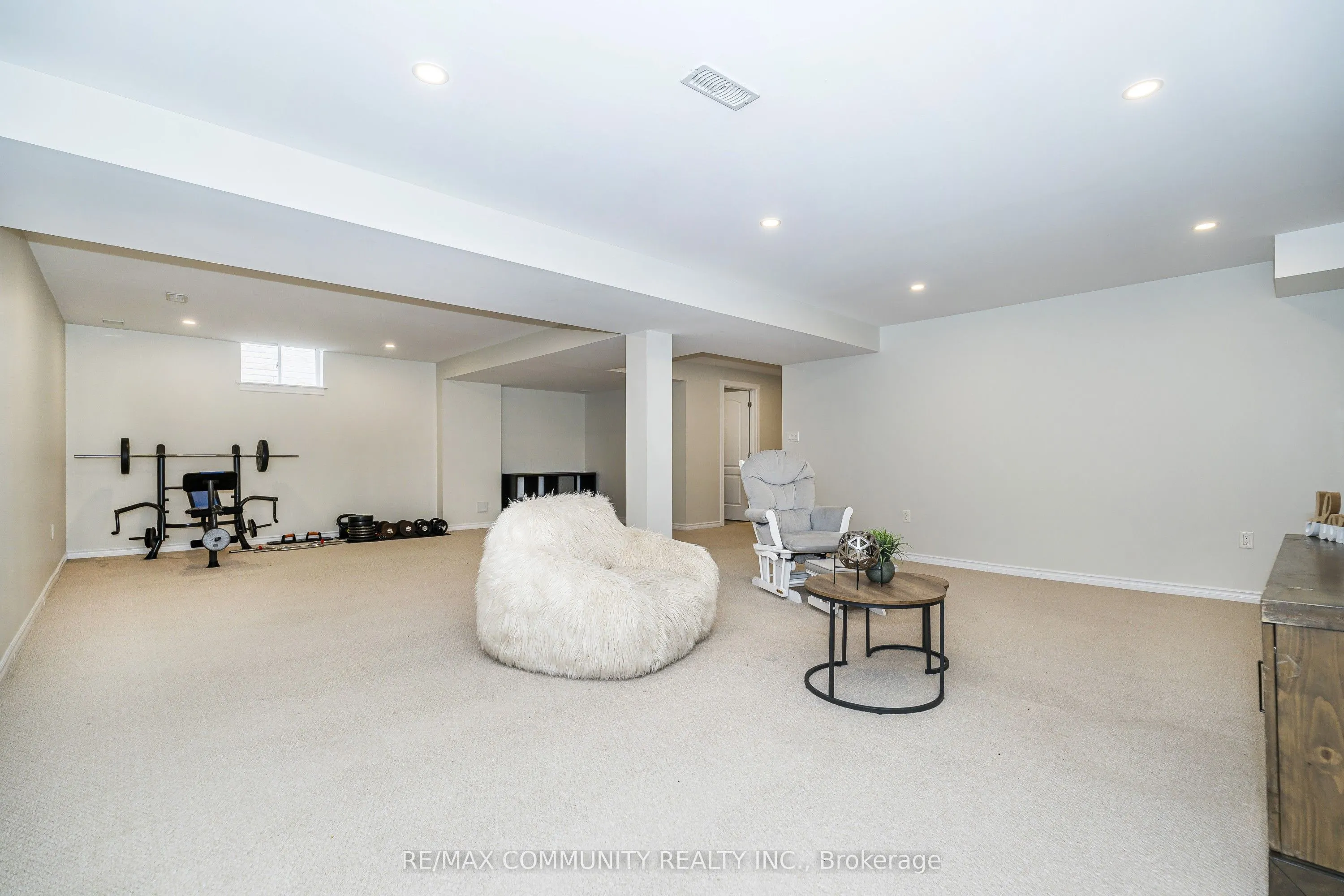 23 Holyrod Drive