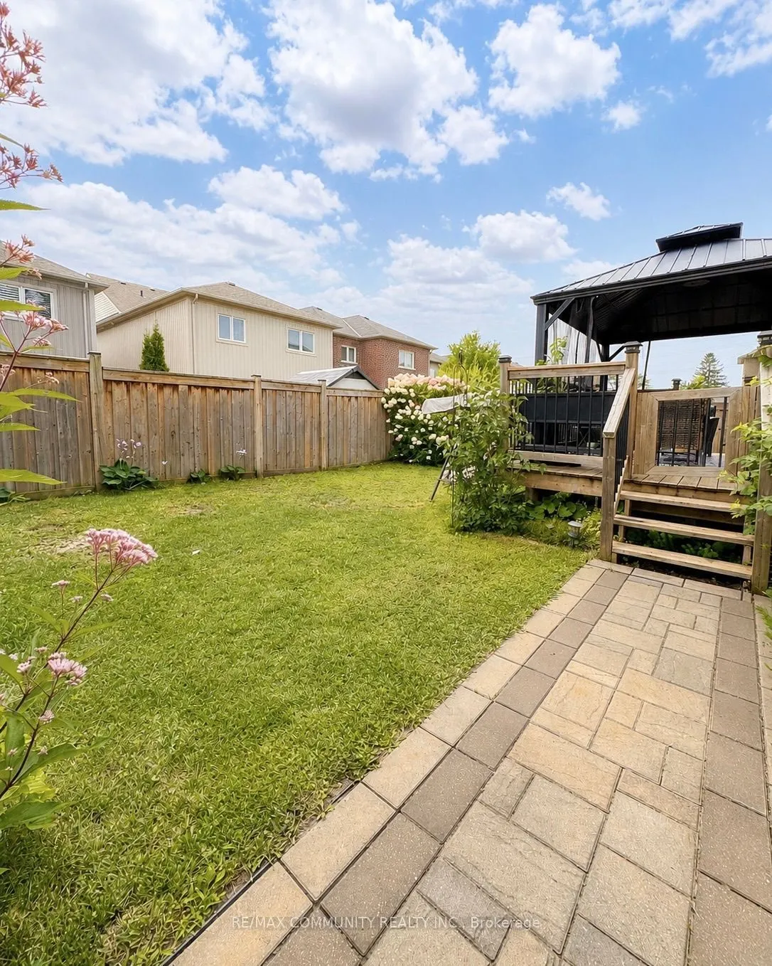 23 Holyrod Drive