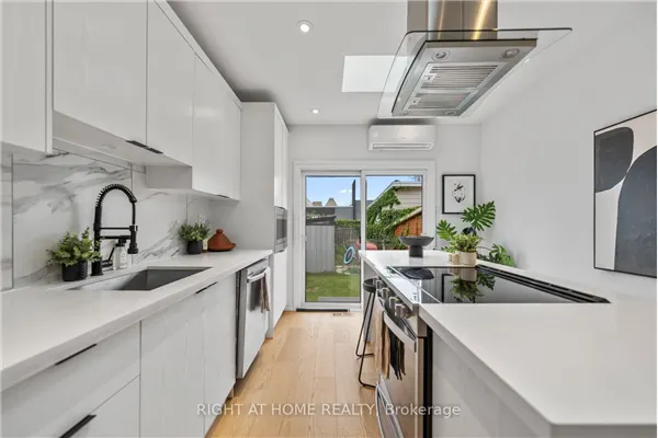 5 1/2 Luttrell Avenue