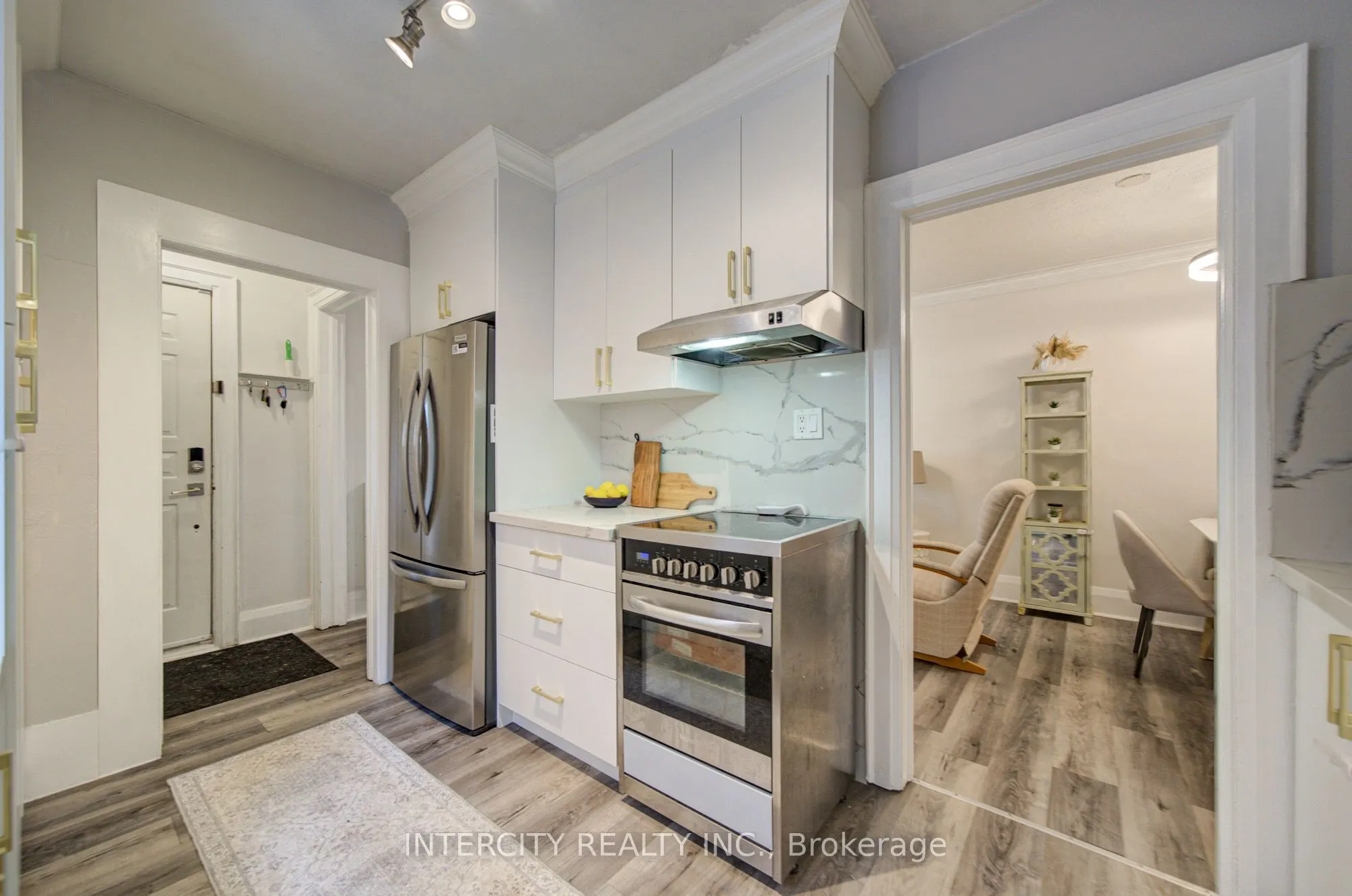 256 Blantyre Avenue