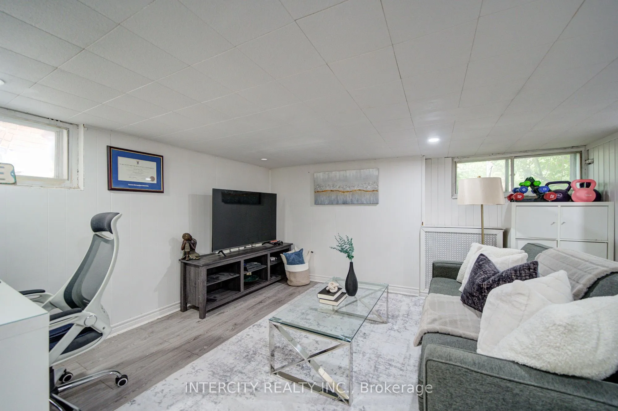 256 Blantyre Avenue