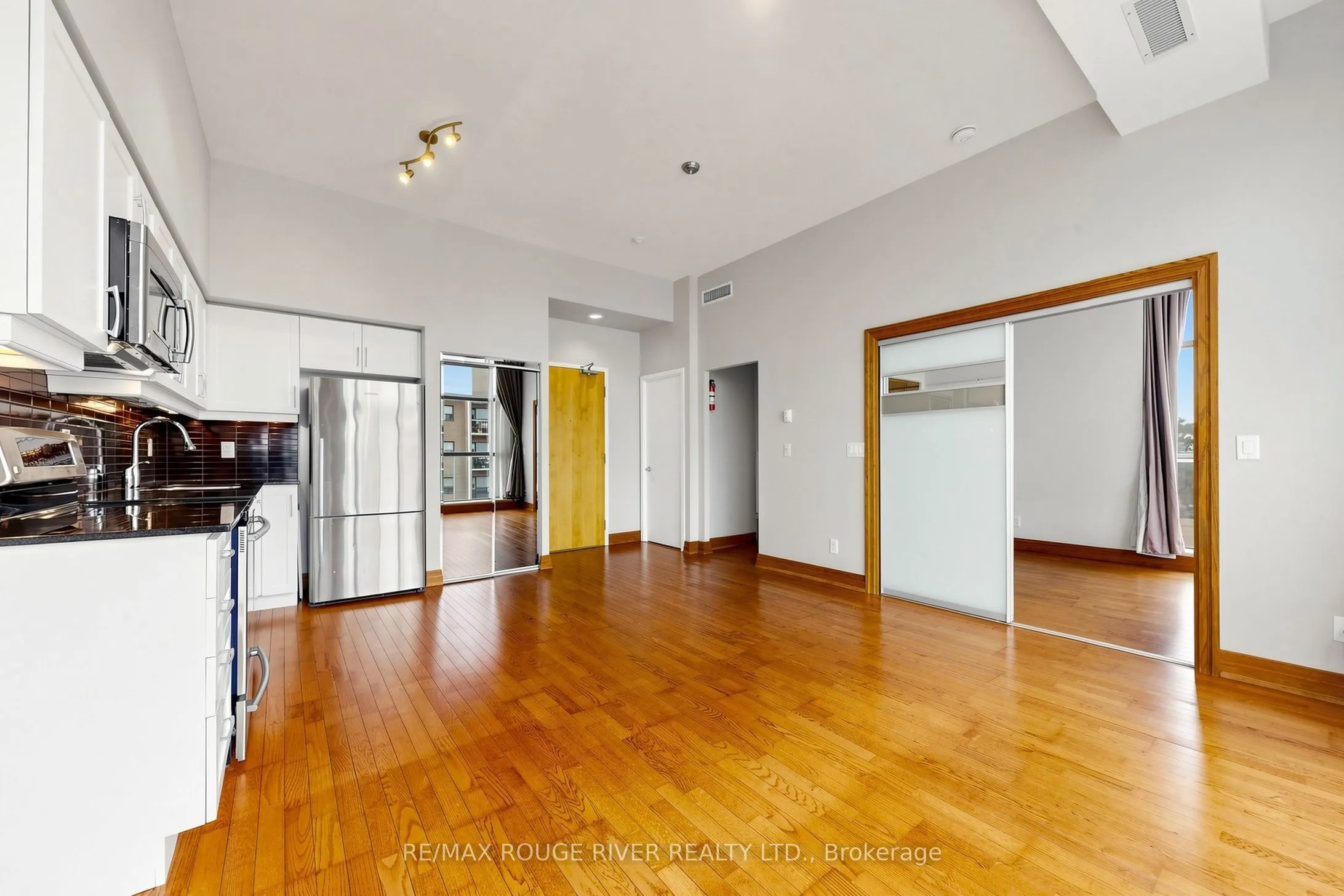 601 Kingston Road #606