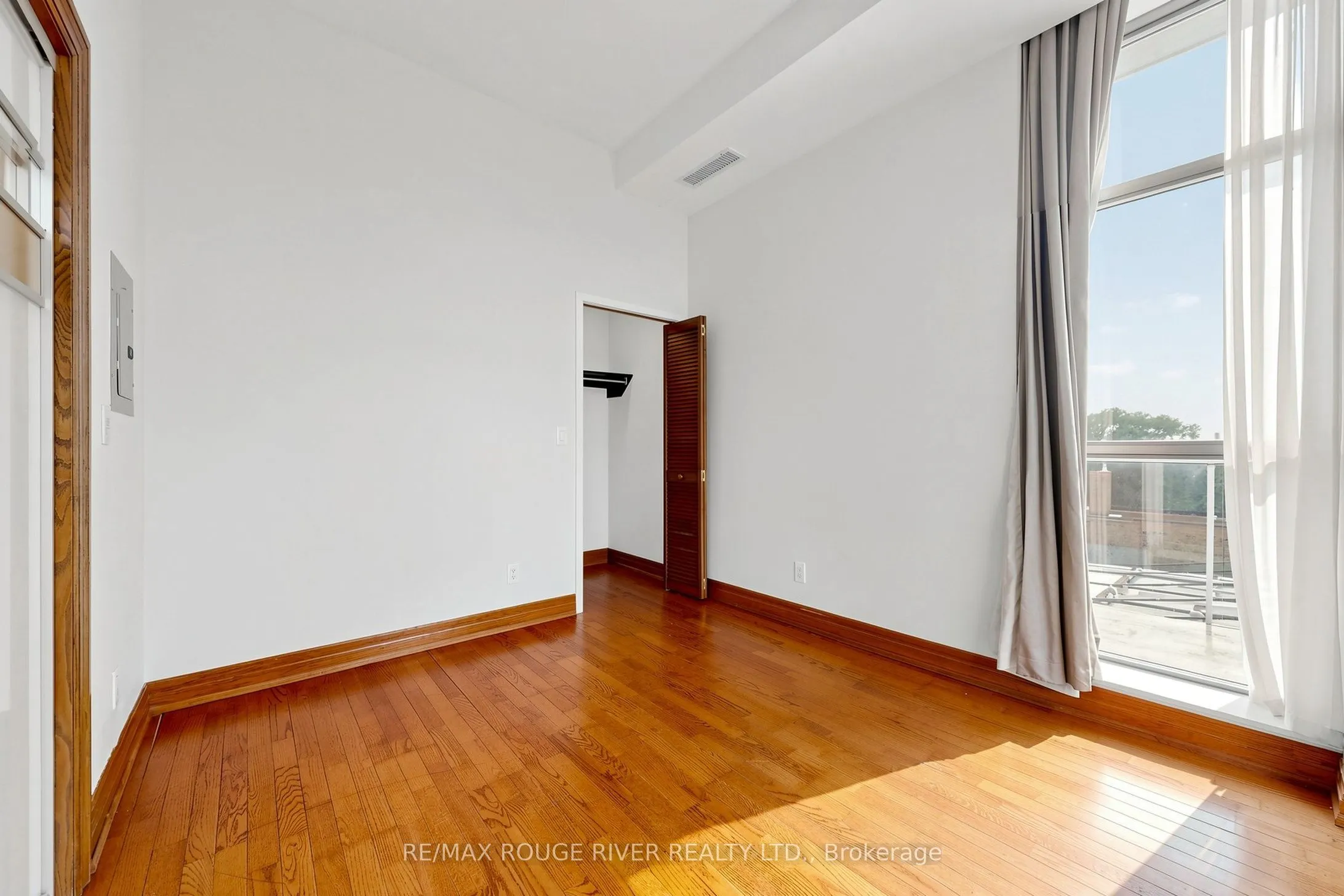 601 Kingston Road #606