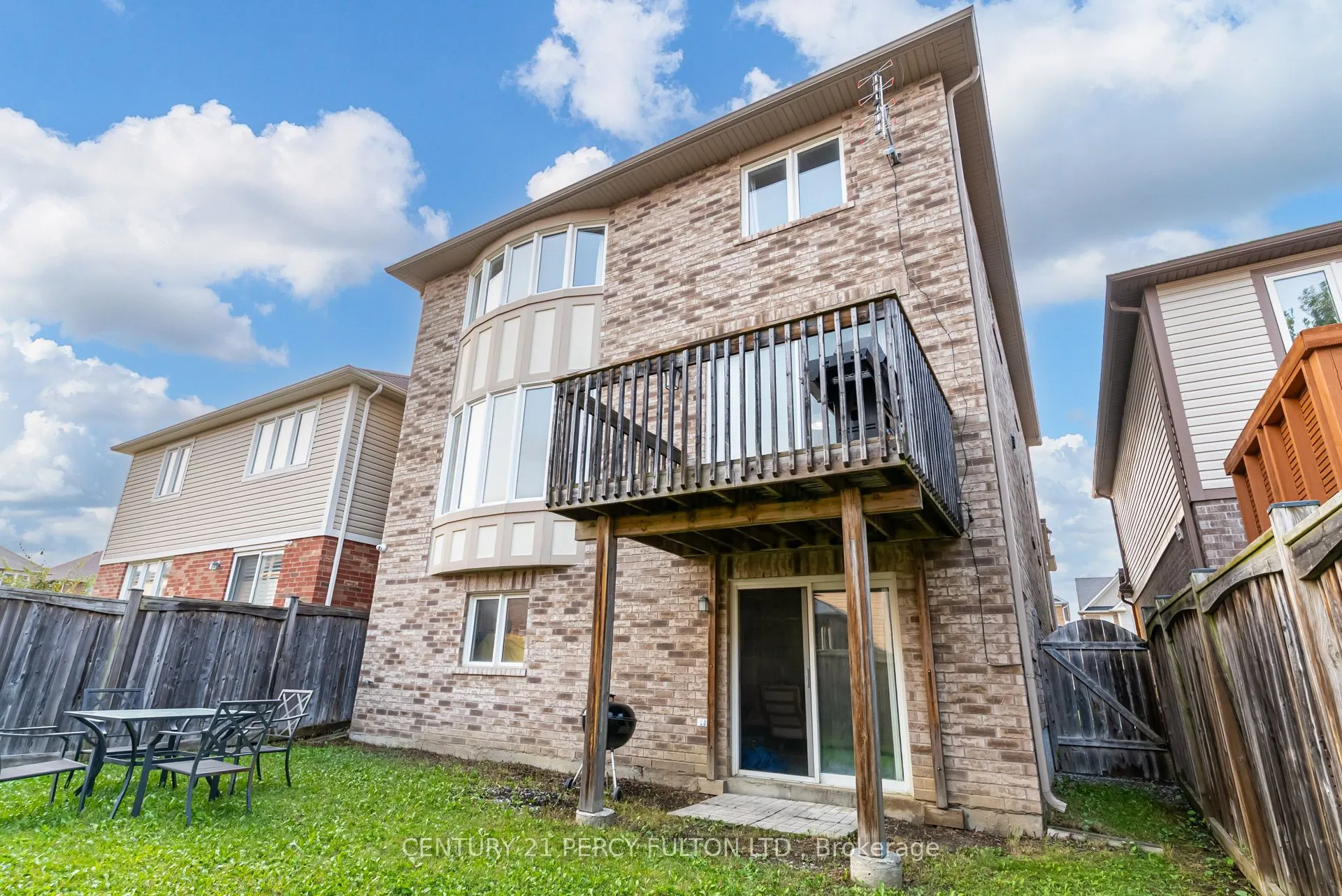 1825 Parkhurst Crescent