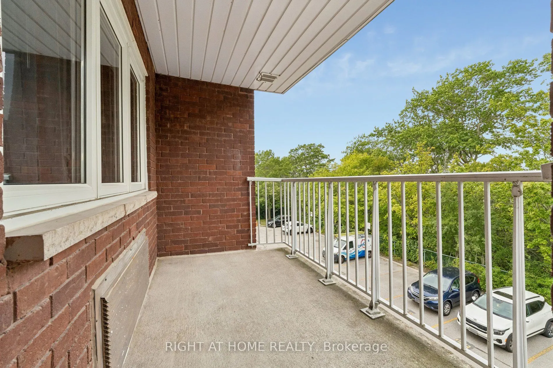 193 Lake Driveway Drive W #318