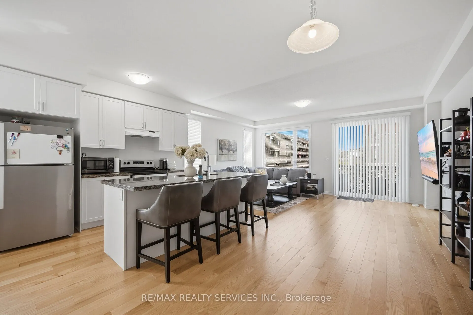 274 Carnwith Drive E