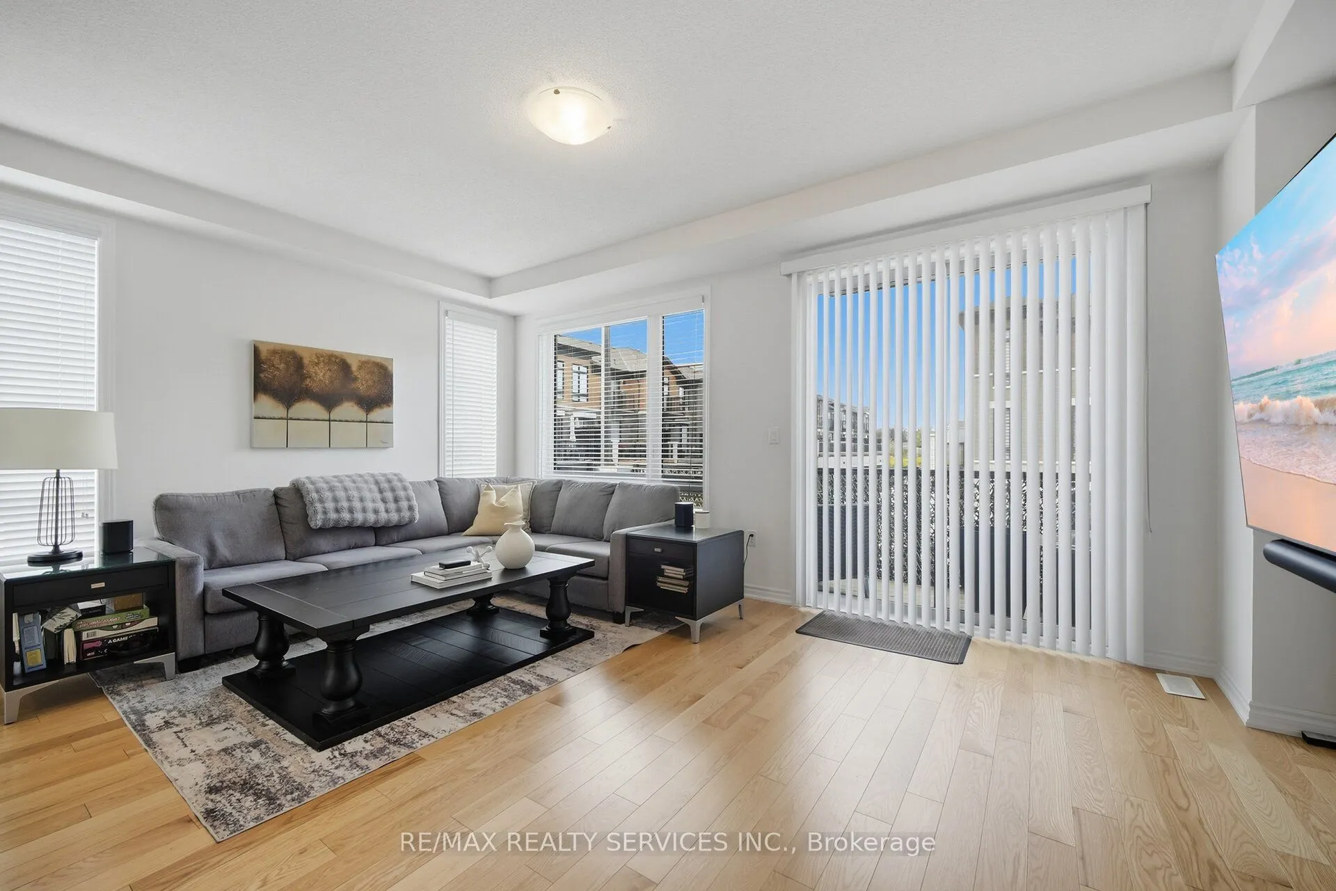 274 Carnwith Drive E
