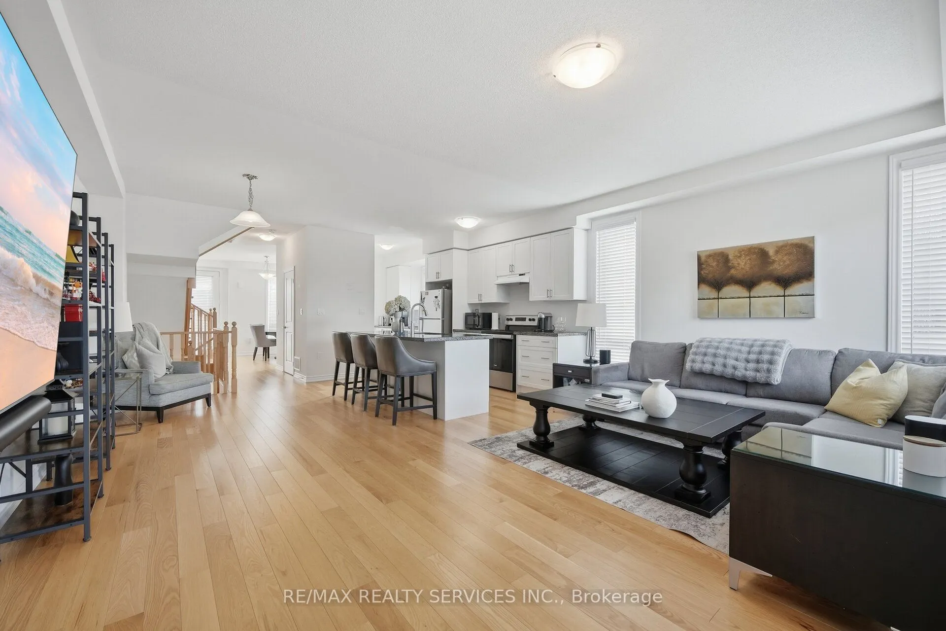 274 Carnwith Drive E