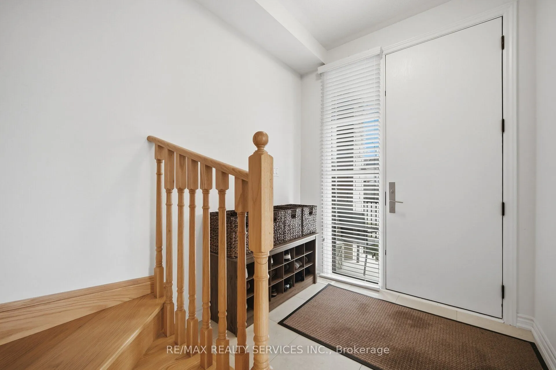 274 Carnwith Drive E
