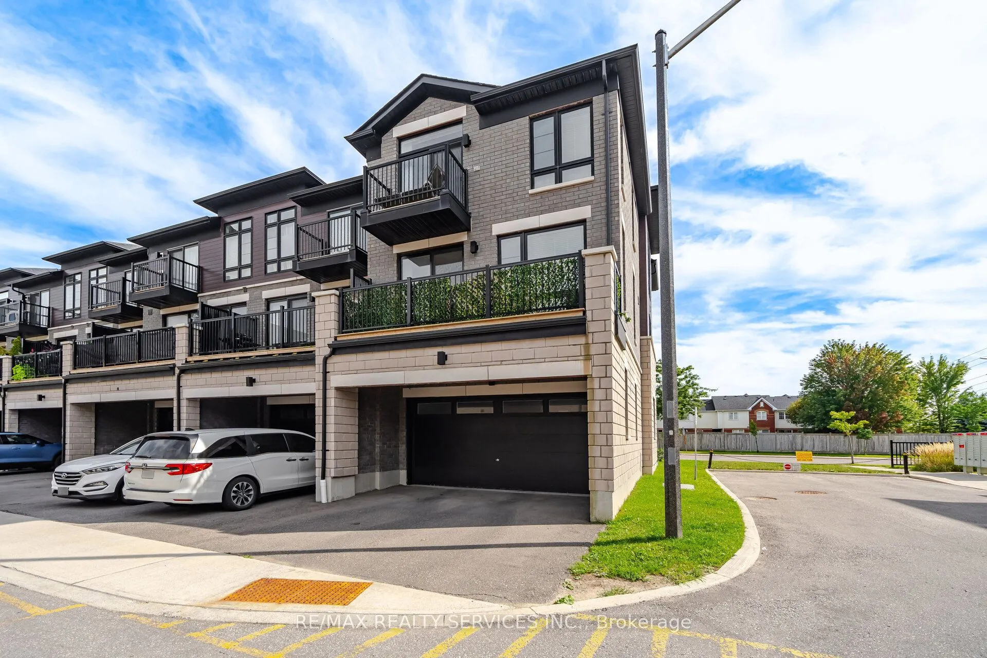274 Carnwith Drive E
