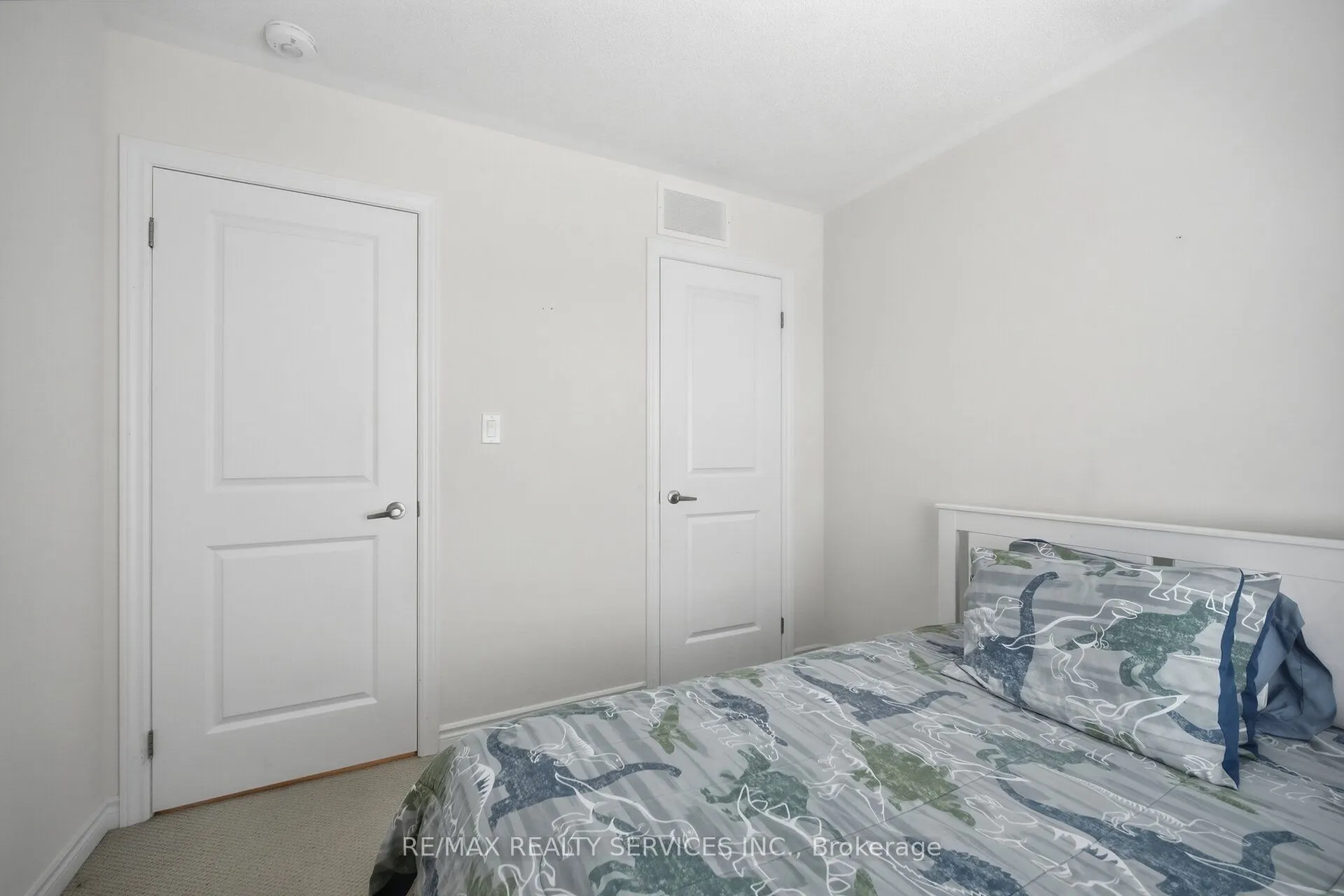274 Carnwith Drive E