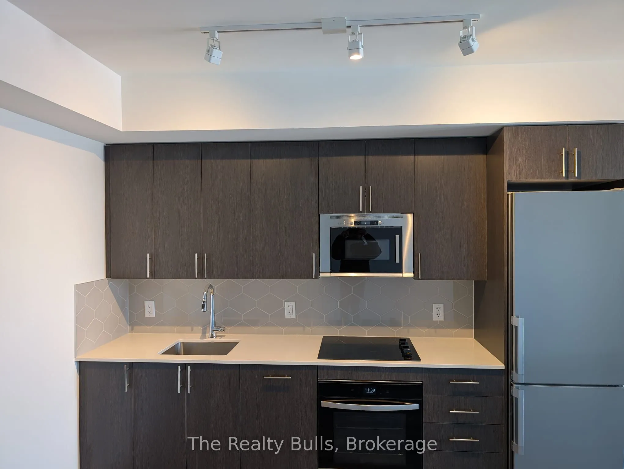 2545 Simcoe Street #2009