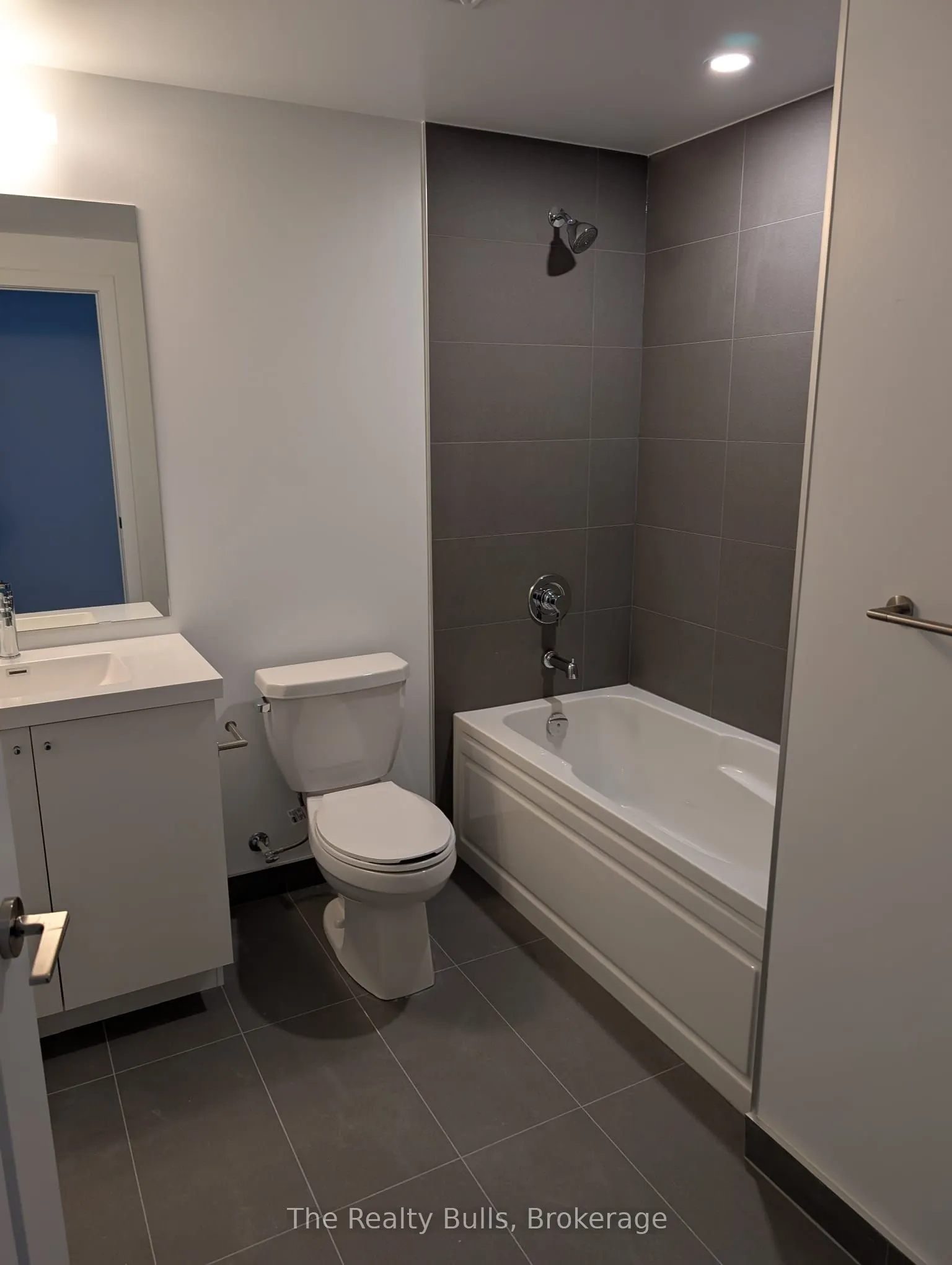 2545 Simcoe Street #2009