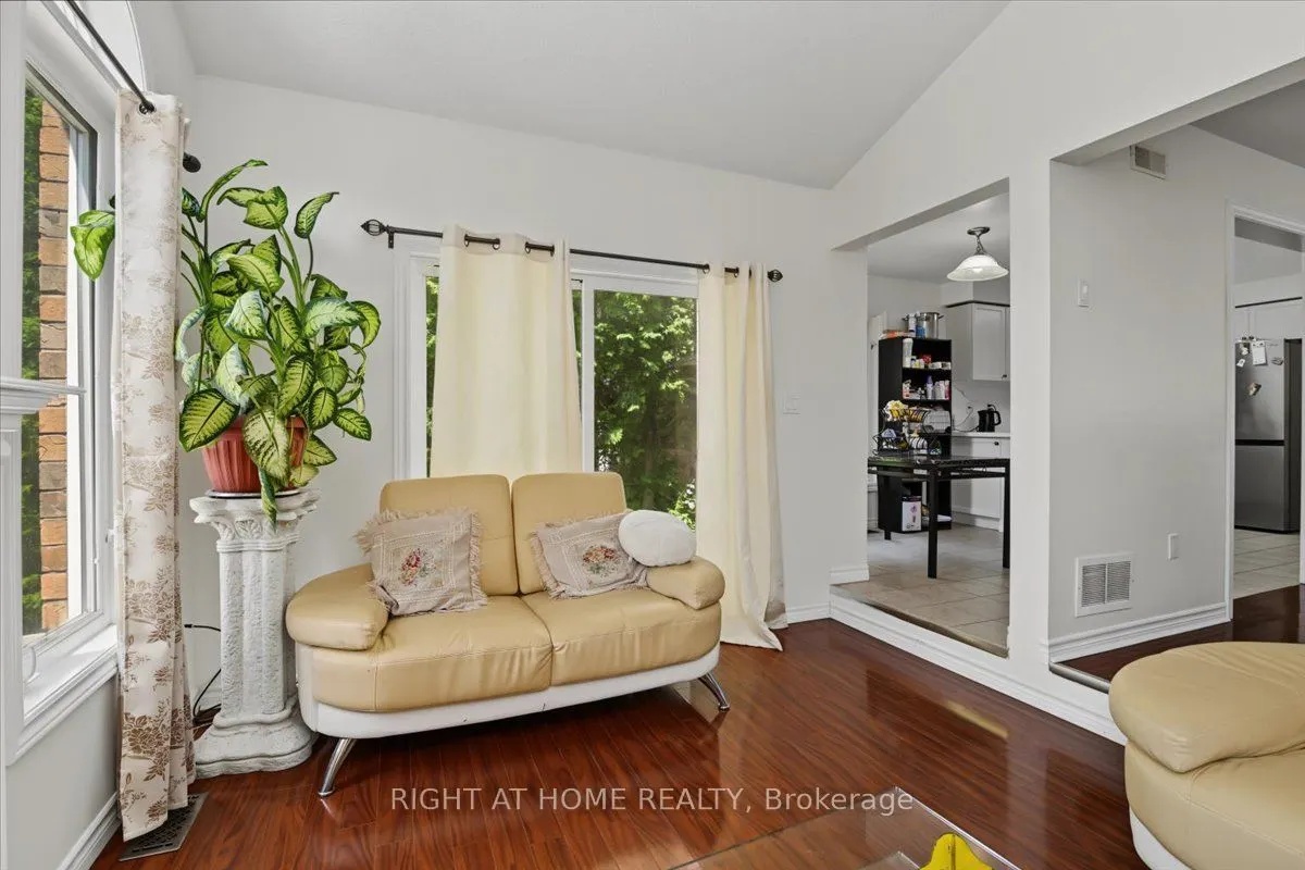 1350 Wadebridge Crescent