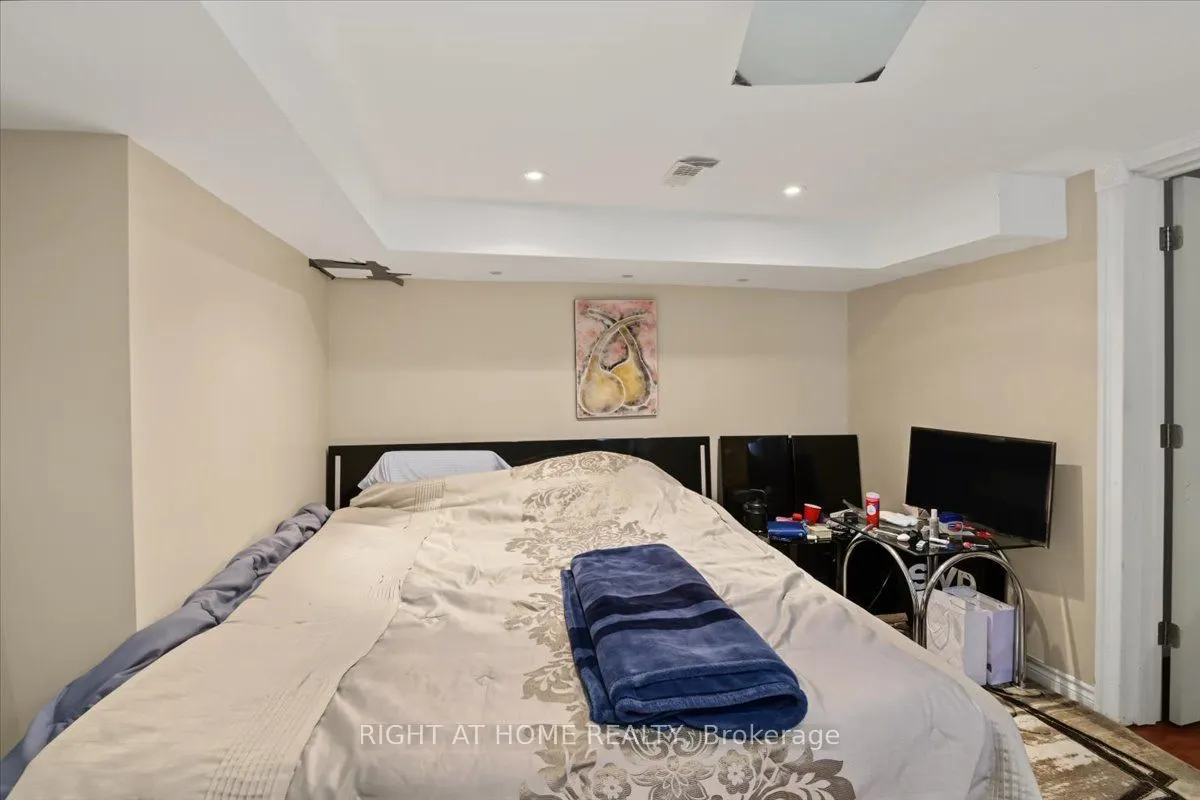 1350 Wadebridge Crescent