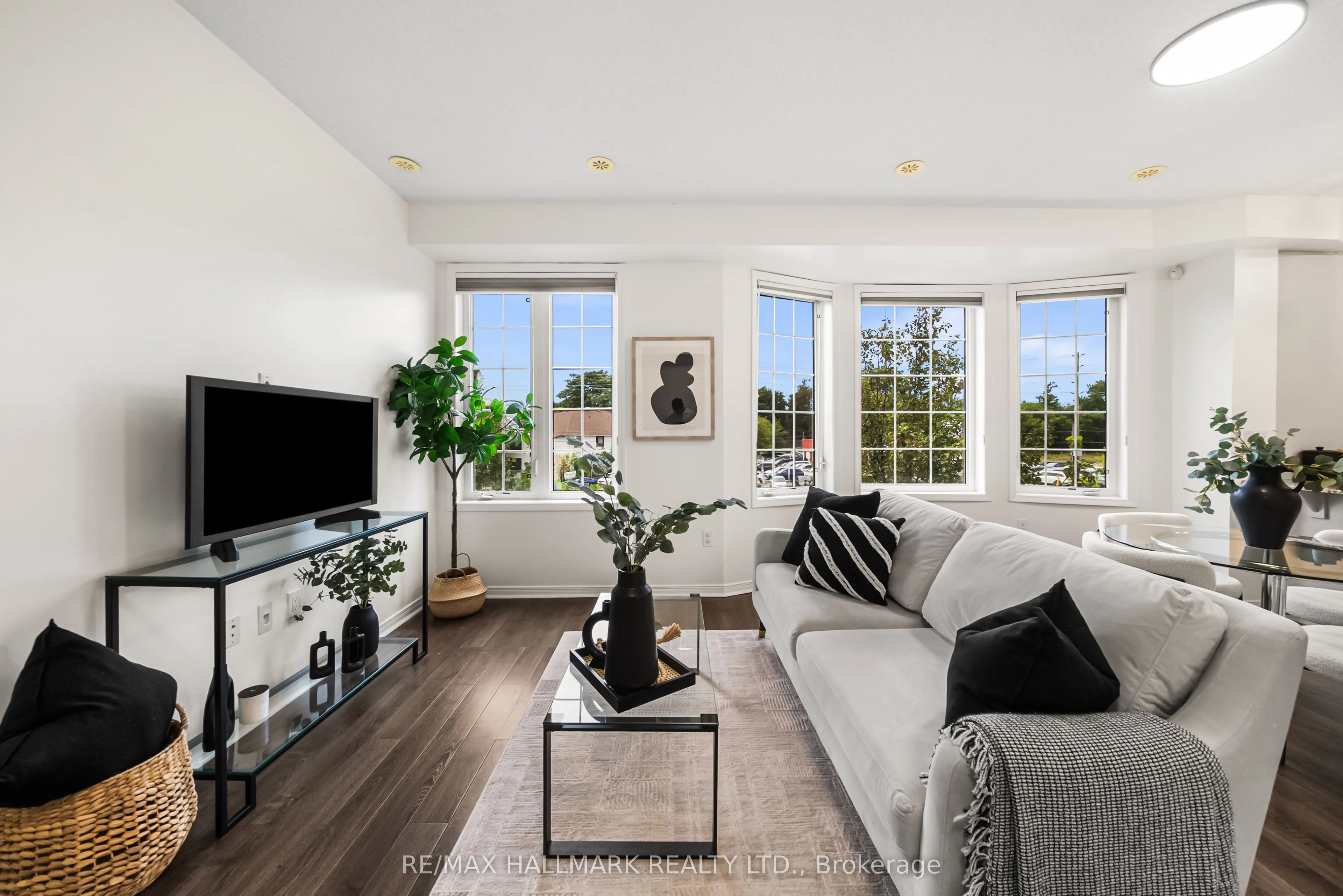 4689 Kingston Road #52