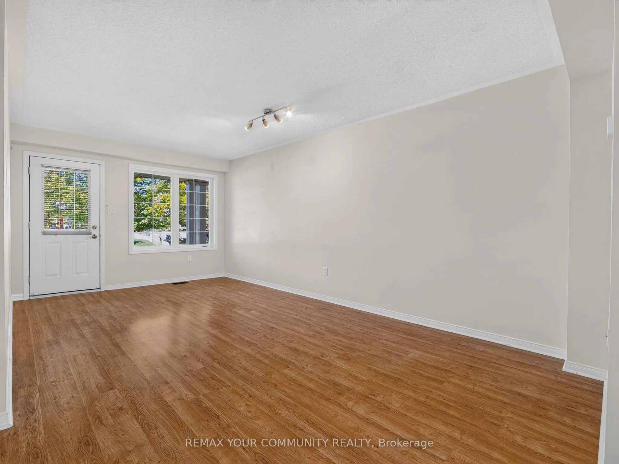 265 Sprucewood Crescent