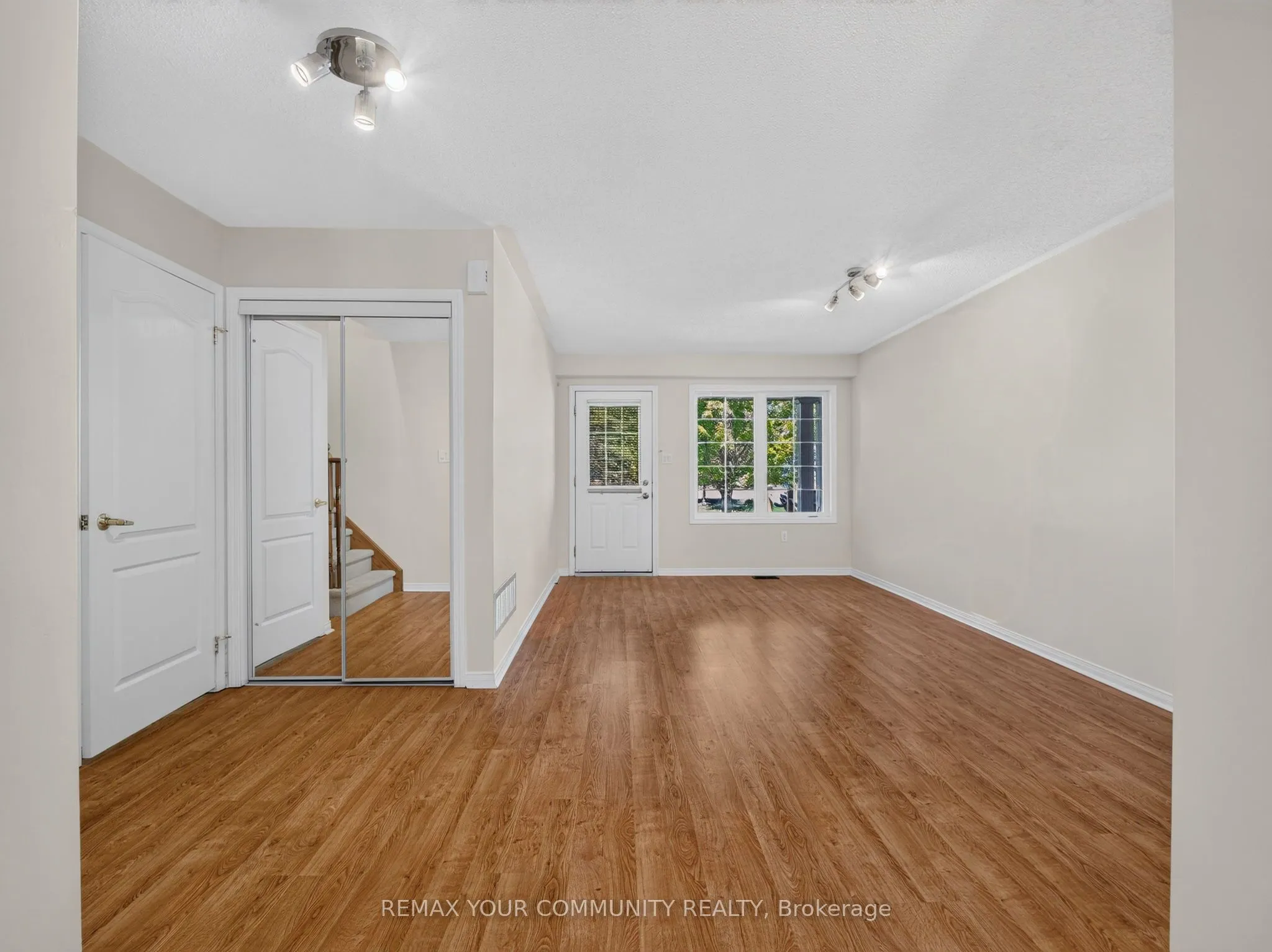 265 Sprucewood Crescent