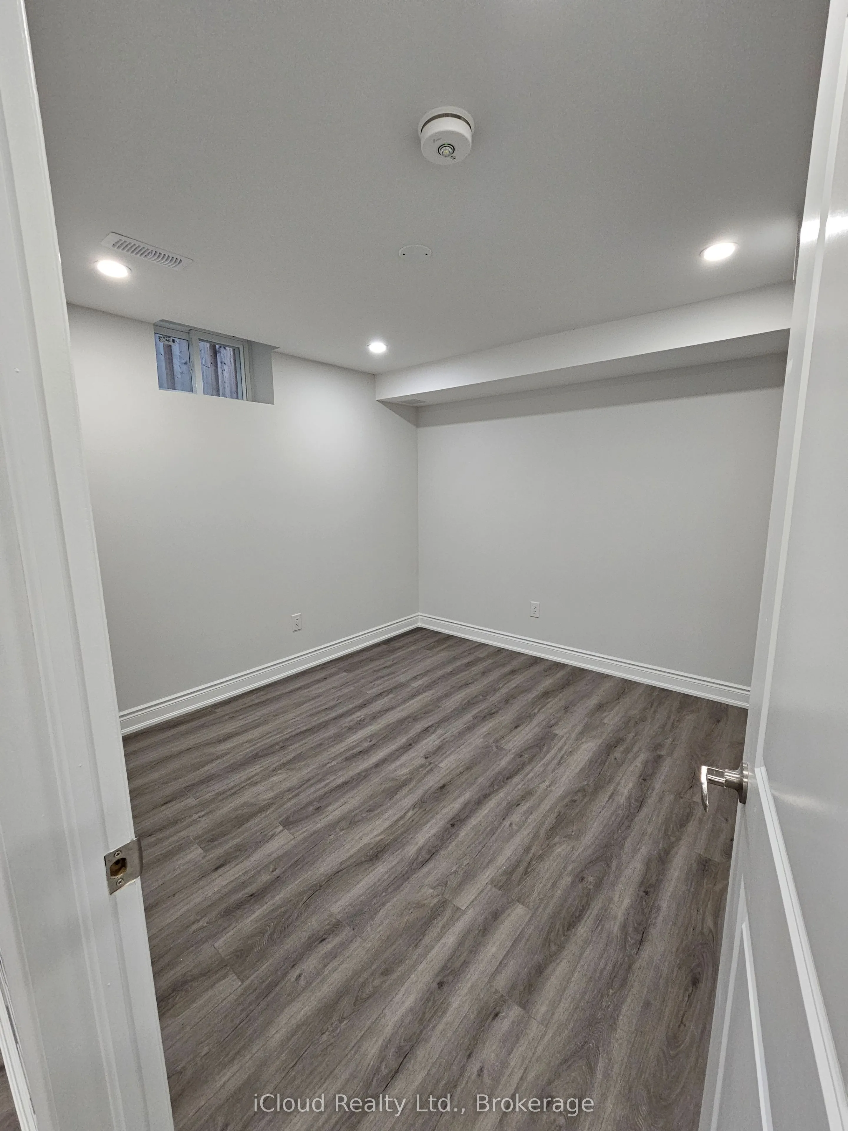 95 Northglen Boulevard #Bsmt