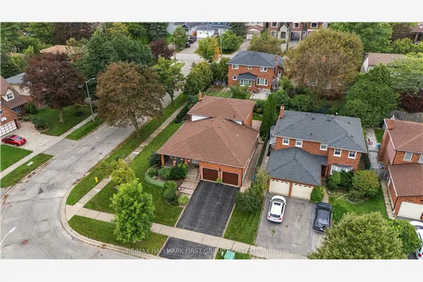 520 McLeod Crescent