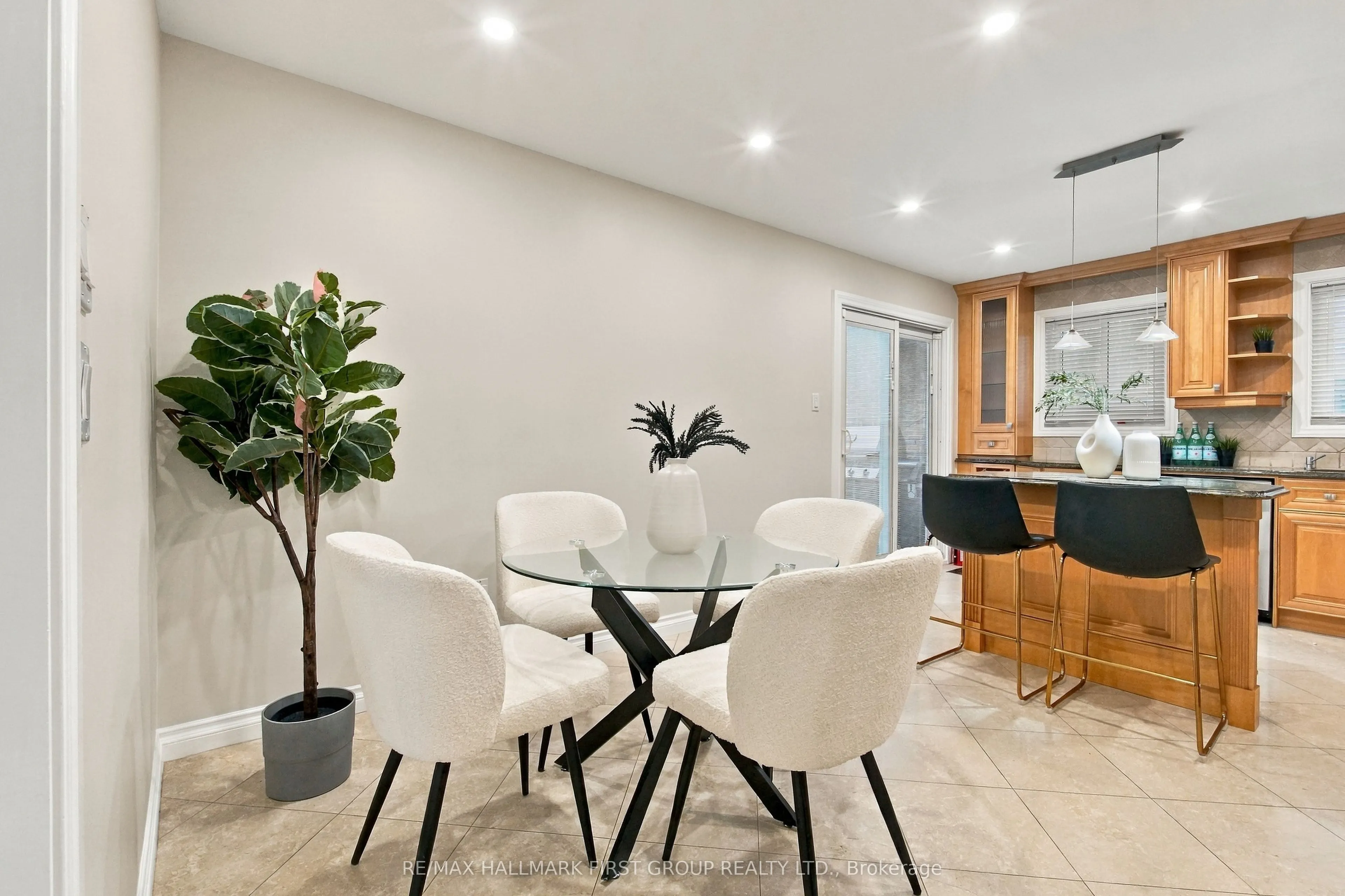 520 McLeod Crescent