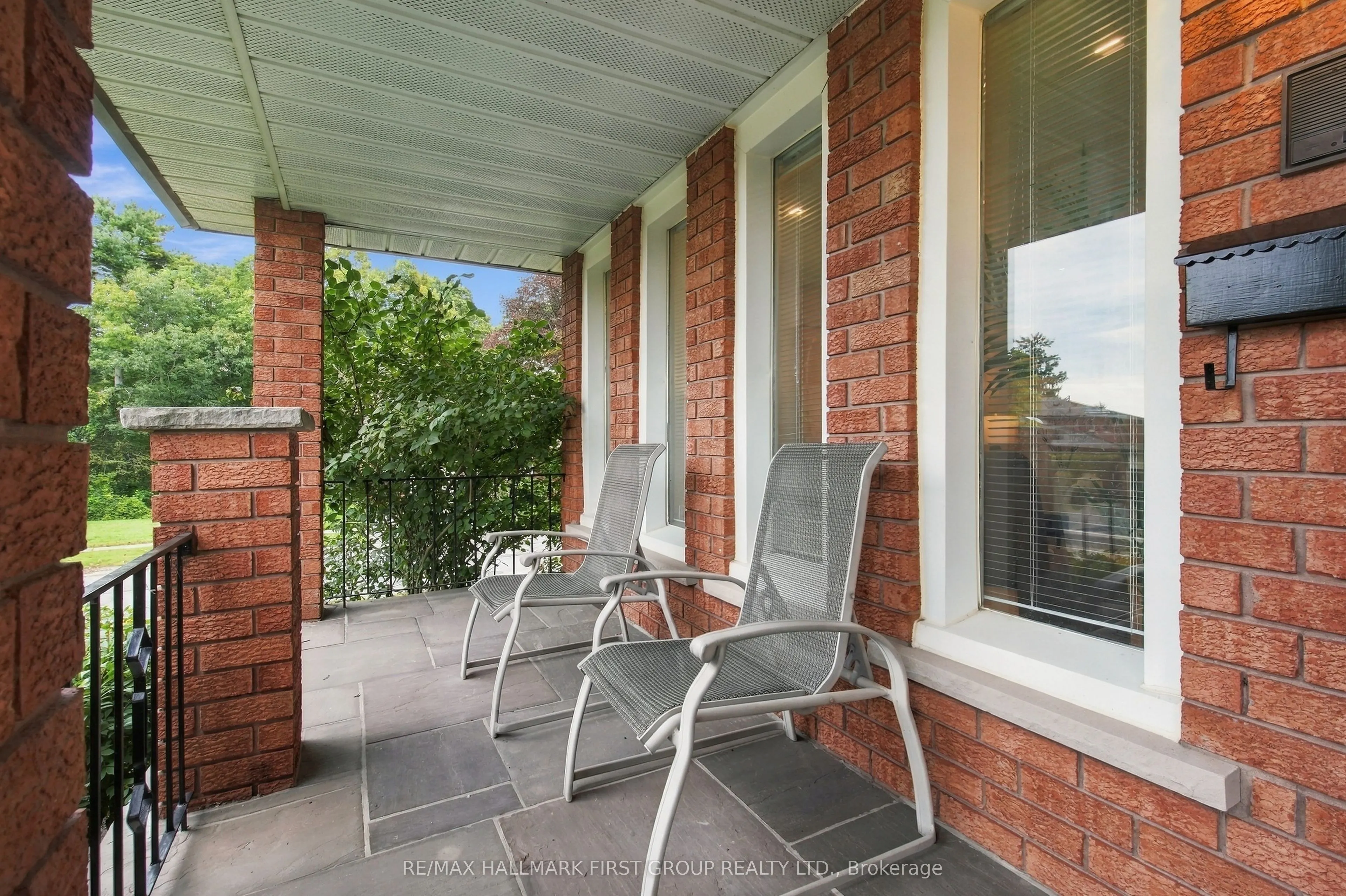 520 McLeod Crescent