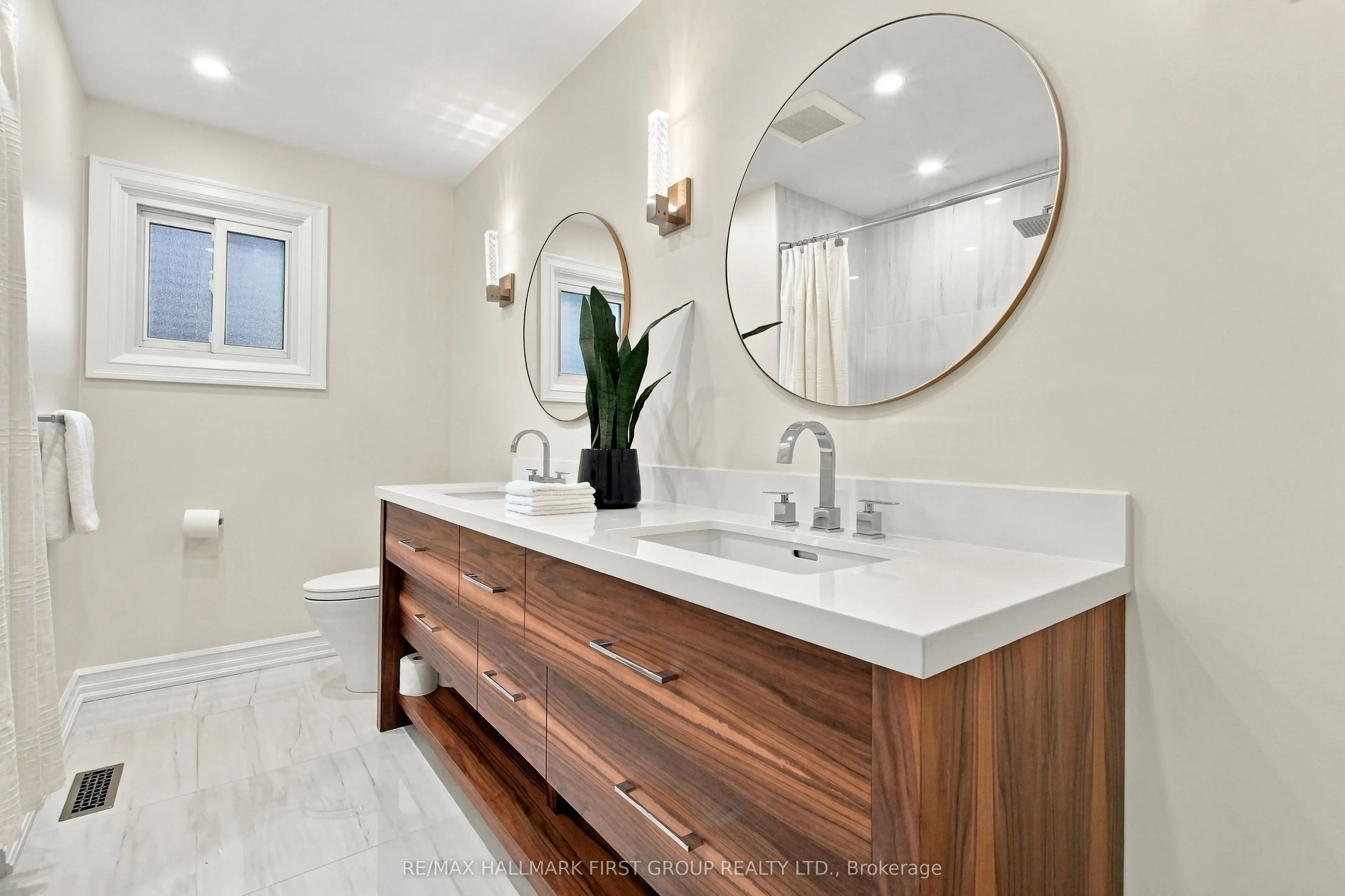 520 McLeod Crescent