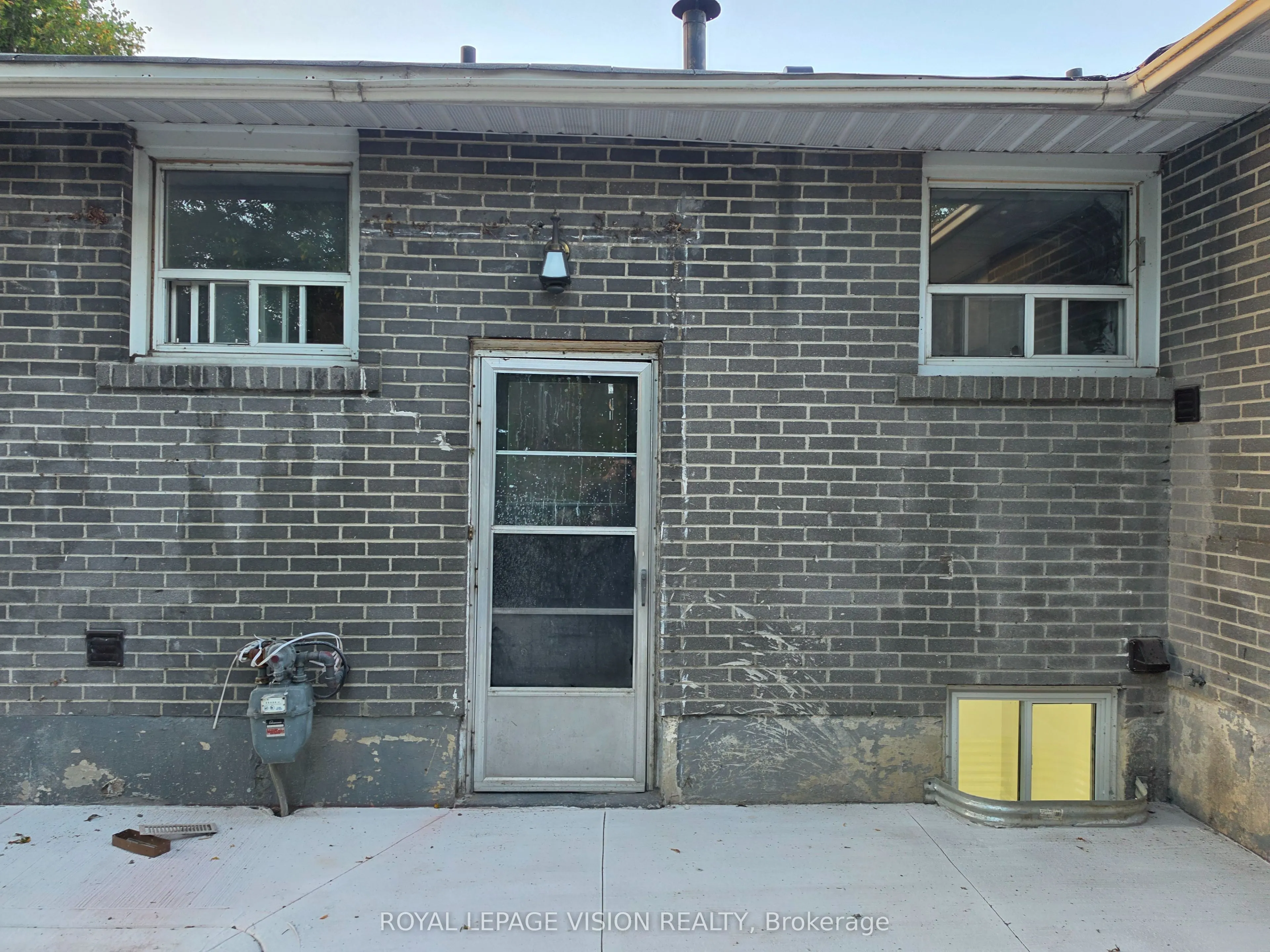 706 Leaside Street #Bsmt 1
