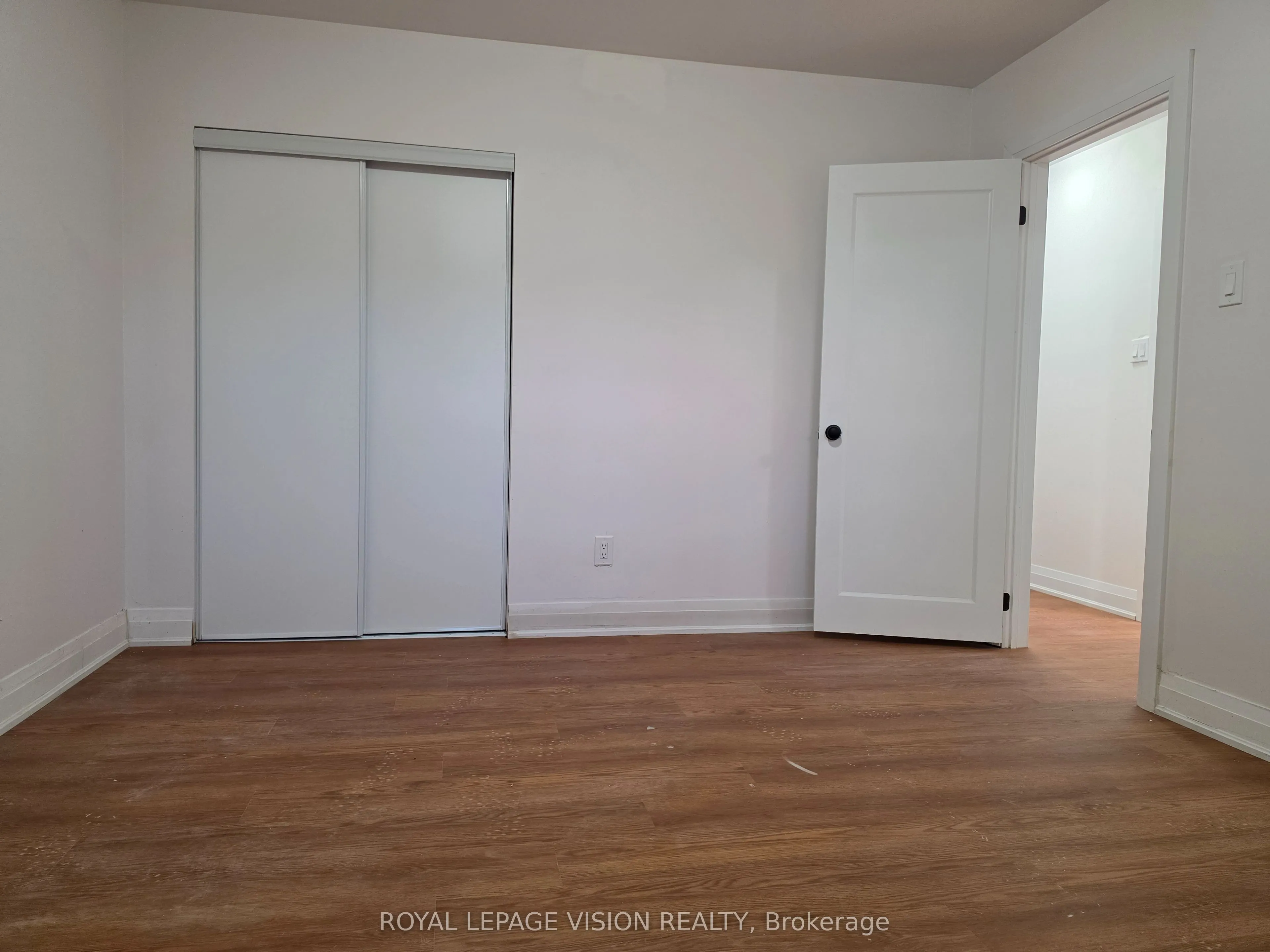 706 Leaside Street #Upper