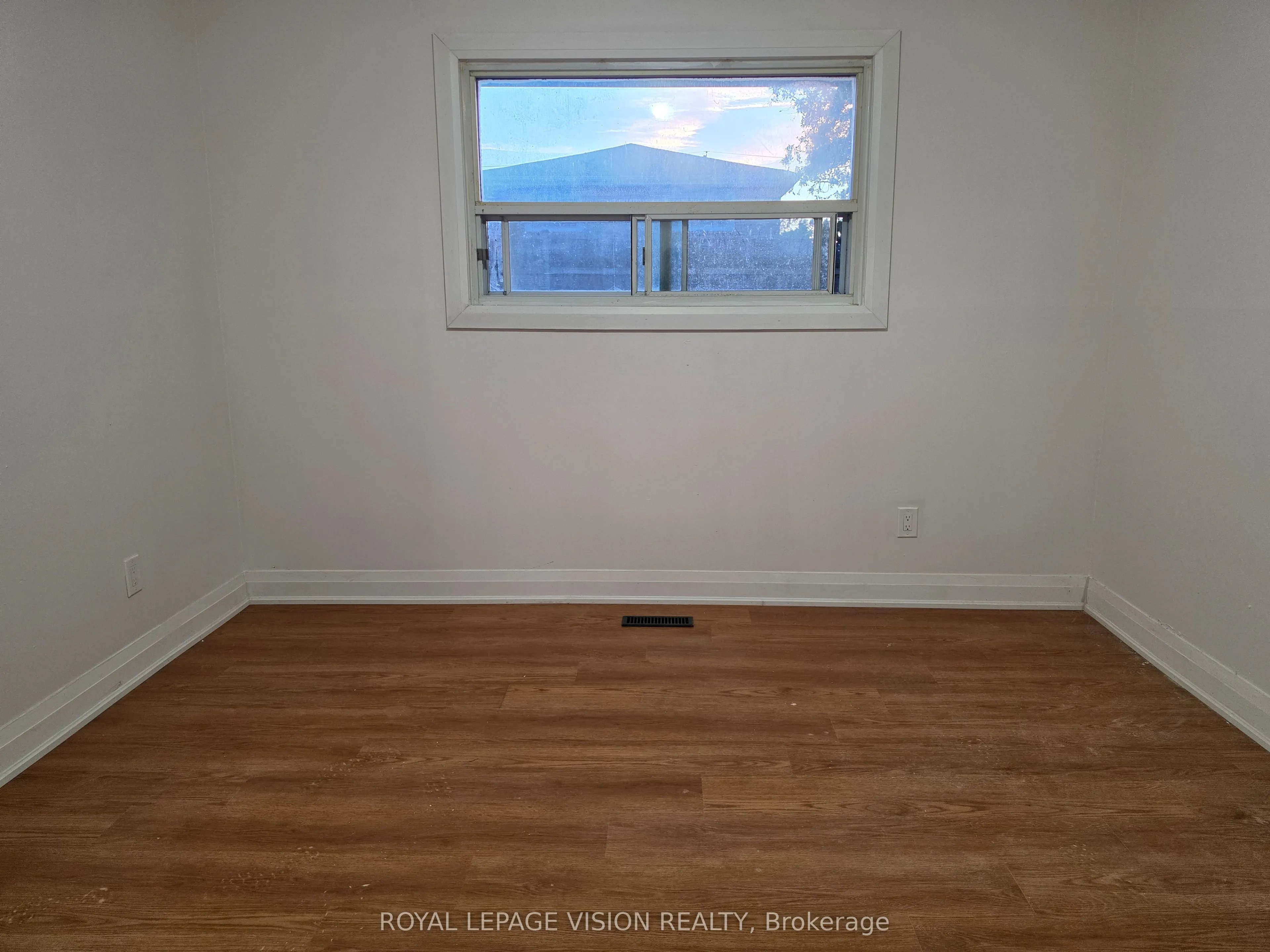 706 Leaside Street #Upper
