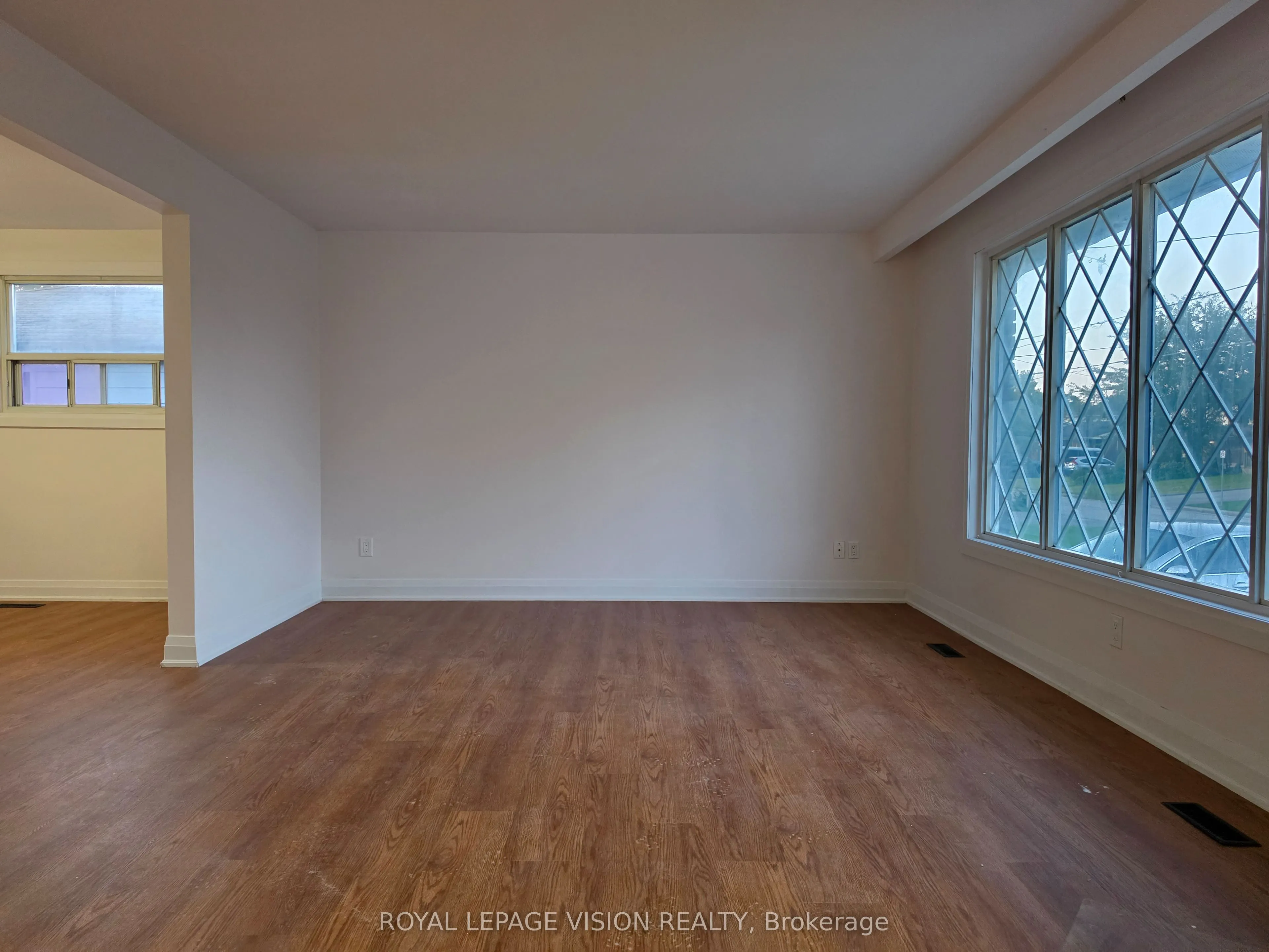 706 Leaside Street #Upper
