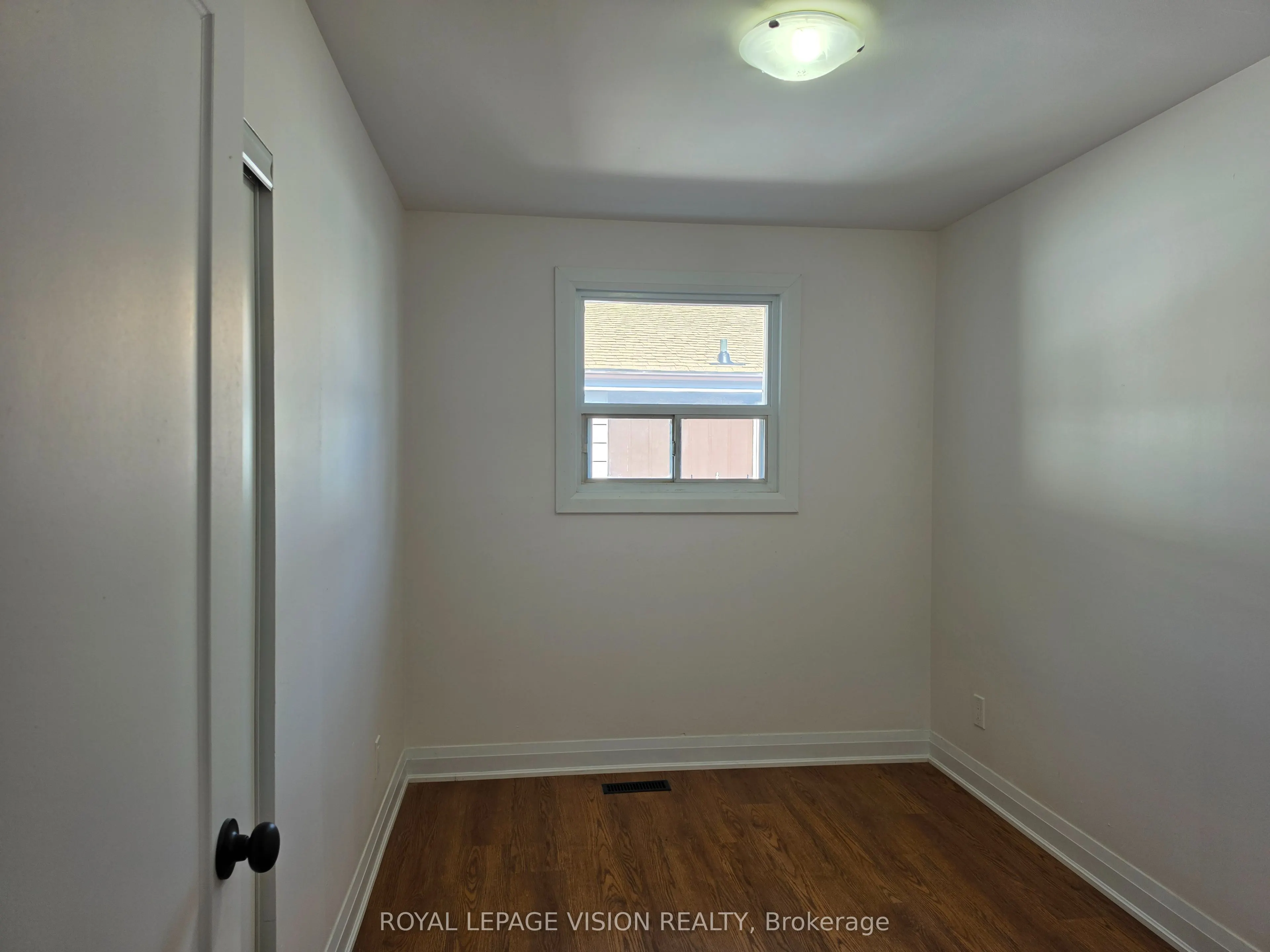 706 Leaside Street #Upper