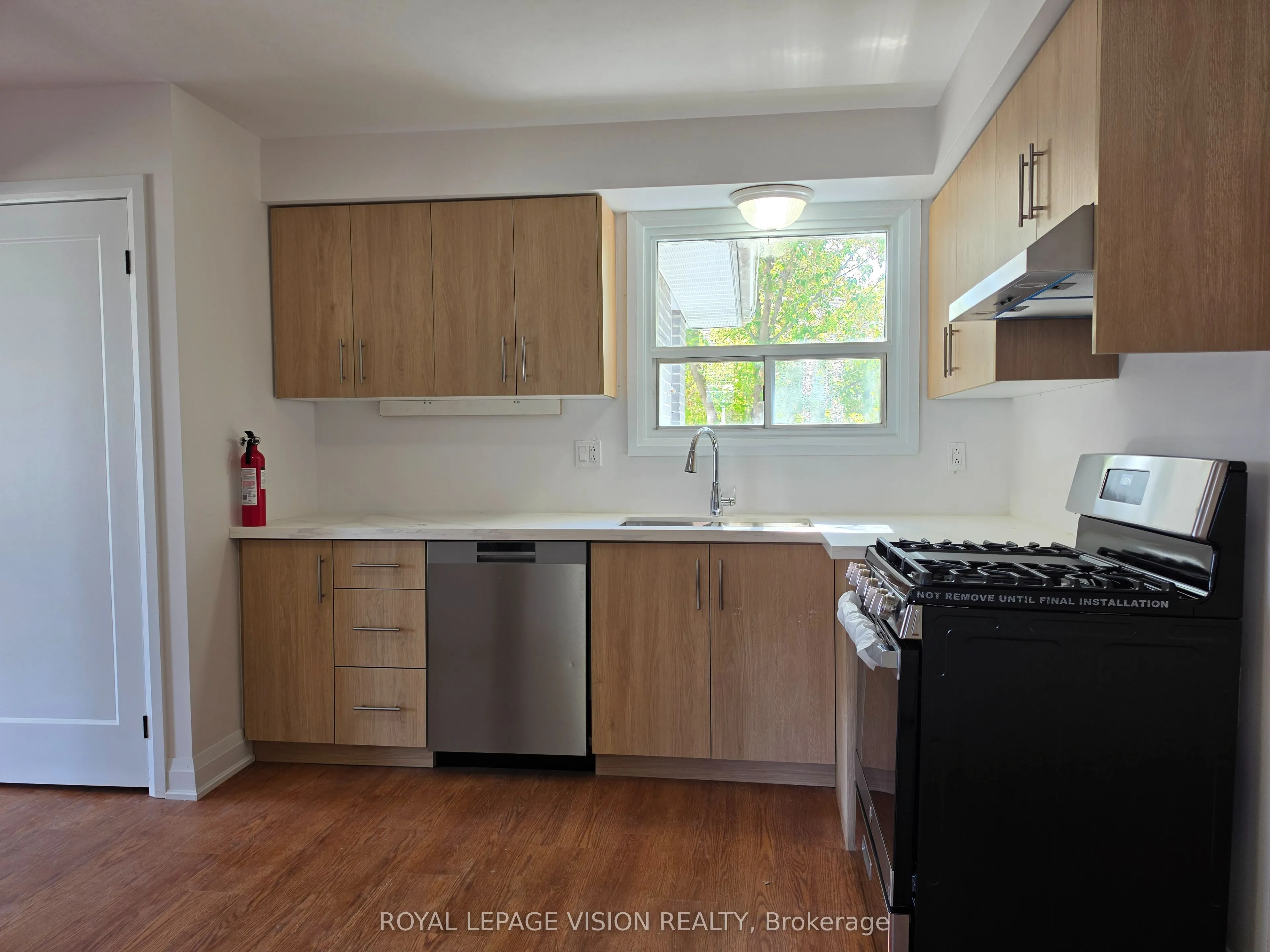 706 Leaside Street #Upper