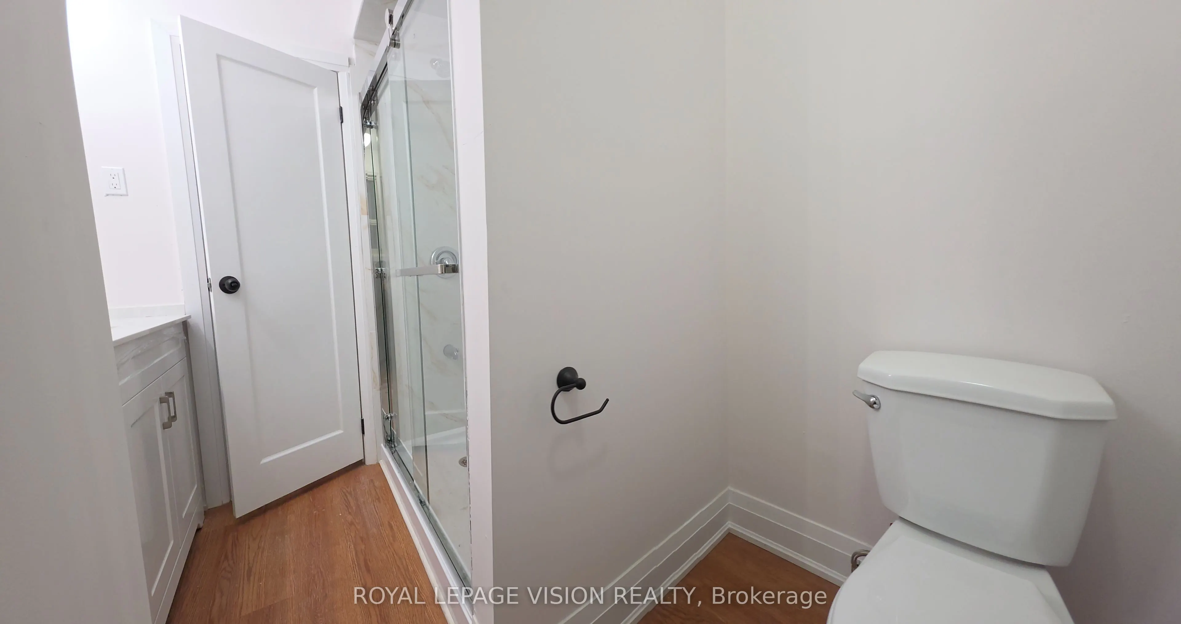 706 Leaside Street #Upper