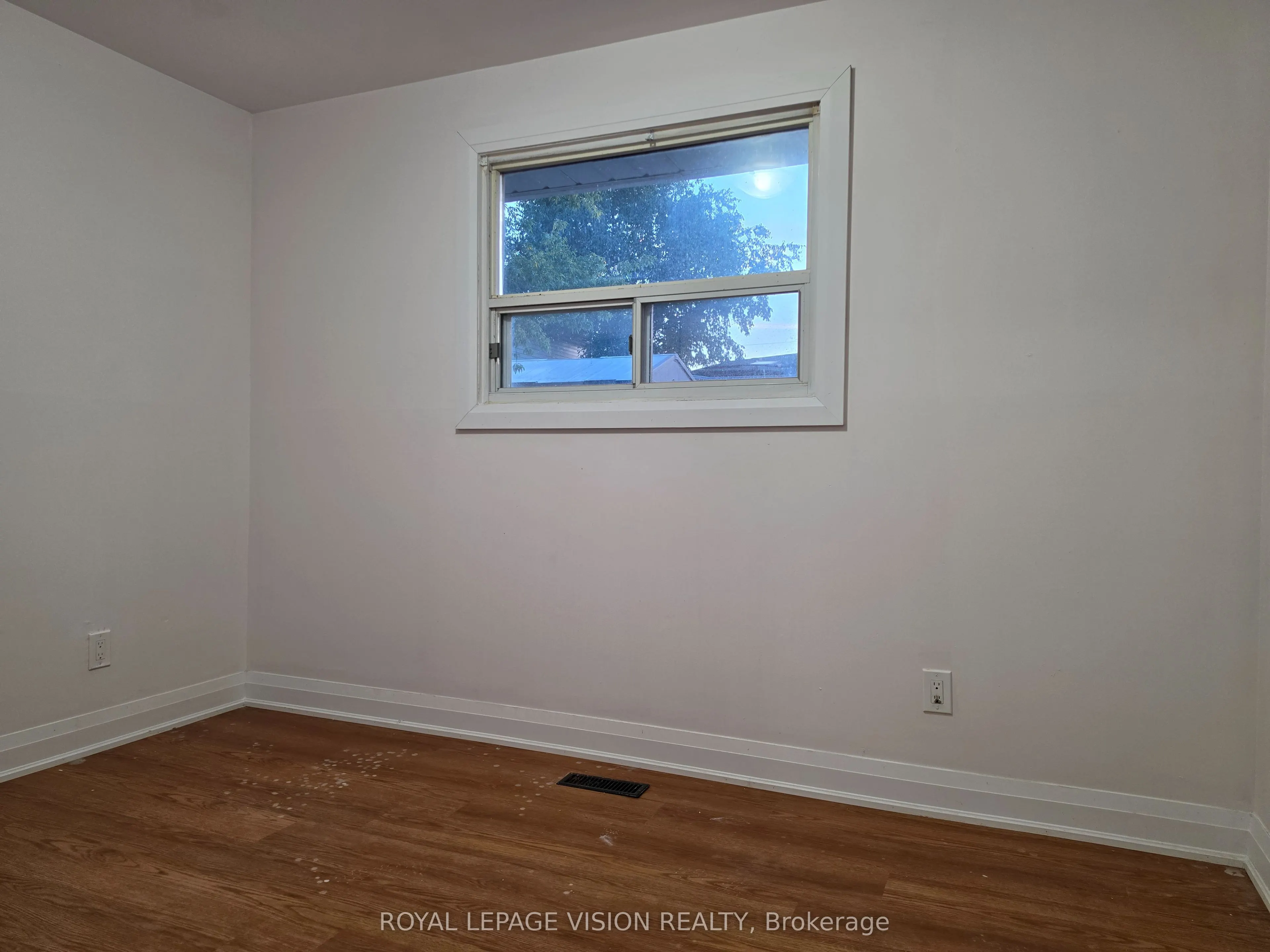 706 Leaside Street #Upper